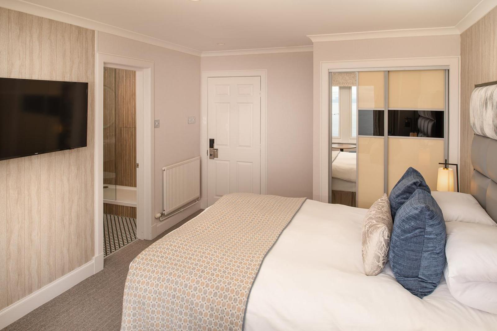 Double Room with Sea View - Photo 5