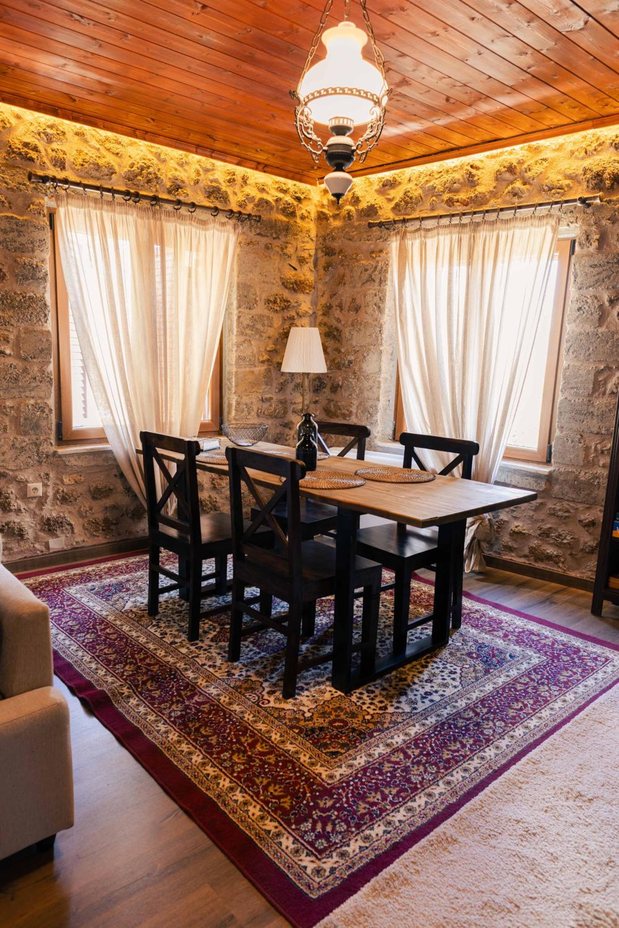 Deluxe King Suite photo 3