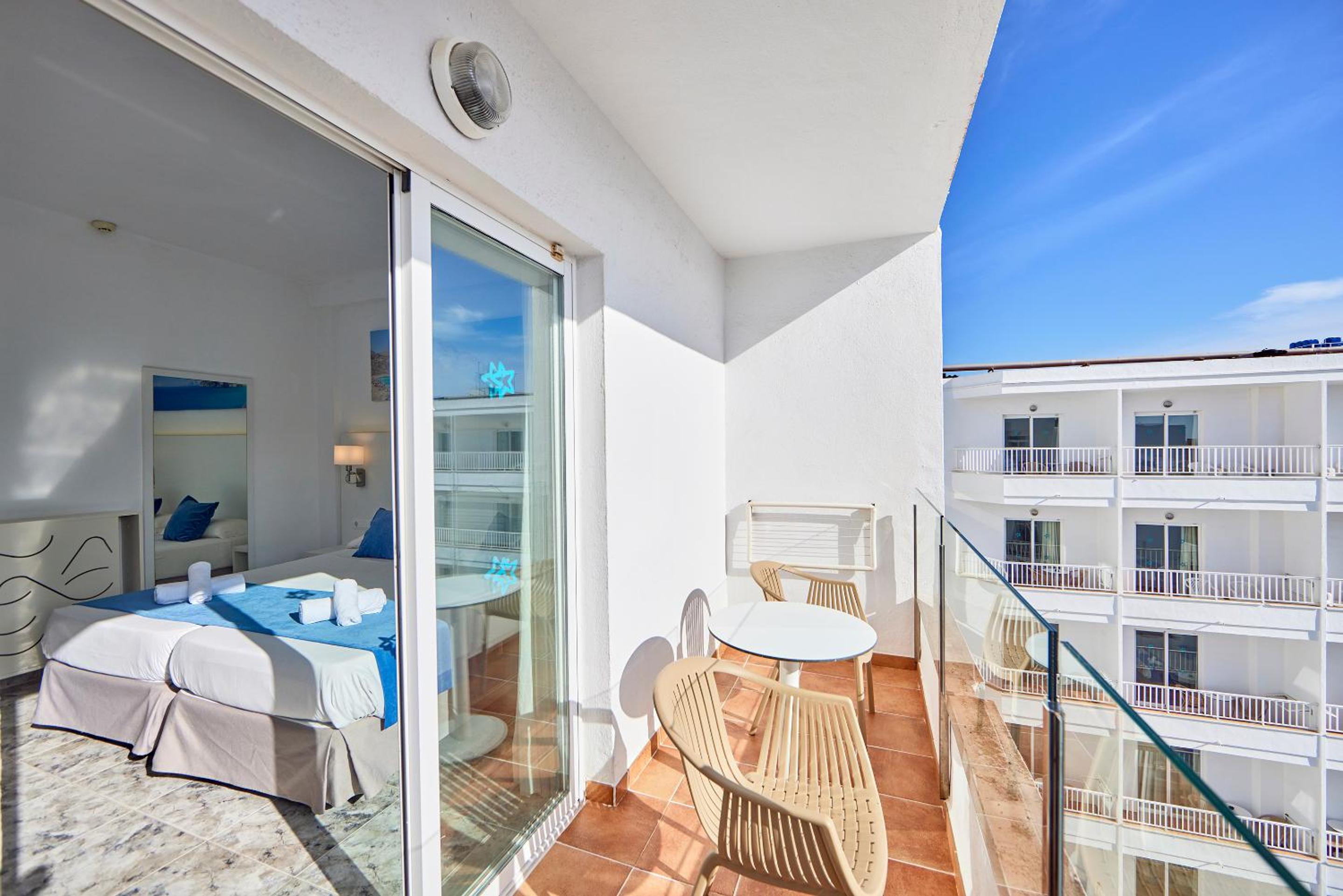 Habitación Doble con Vista a la Piscina Habitación Doble con Vista a la Piscina