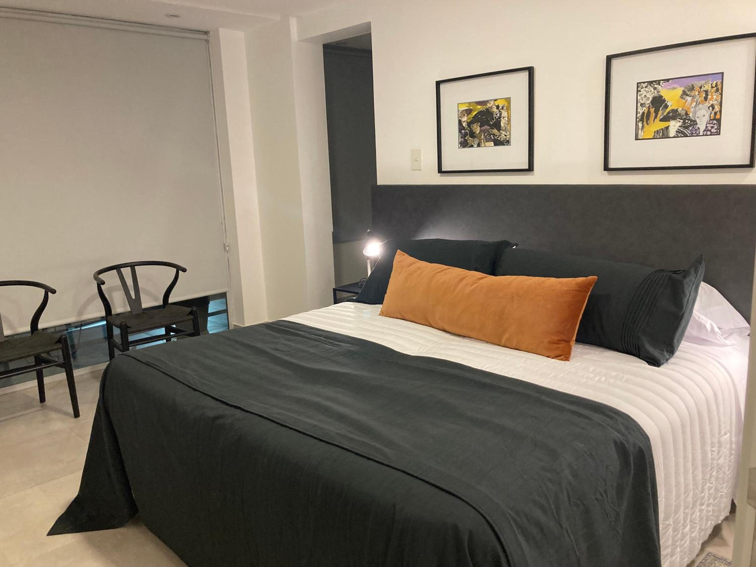 One-Bedroom Apartment photo 2