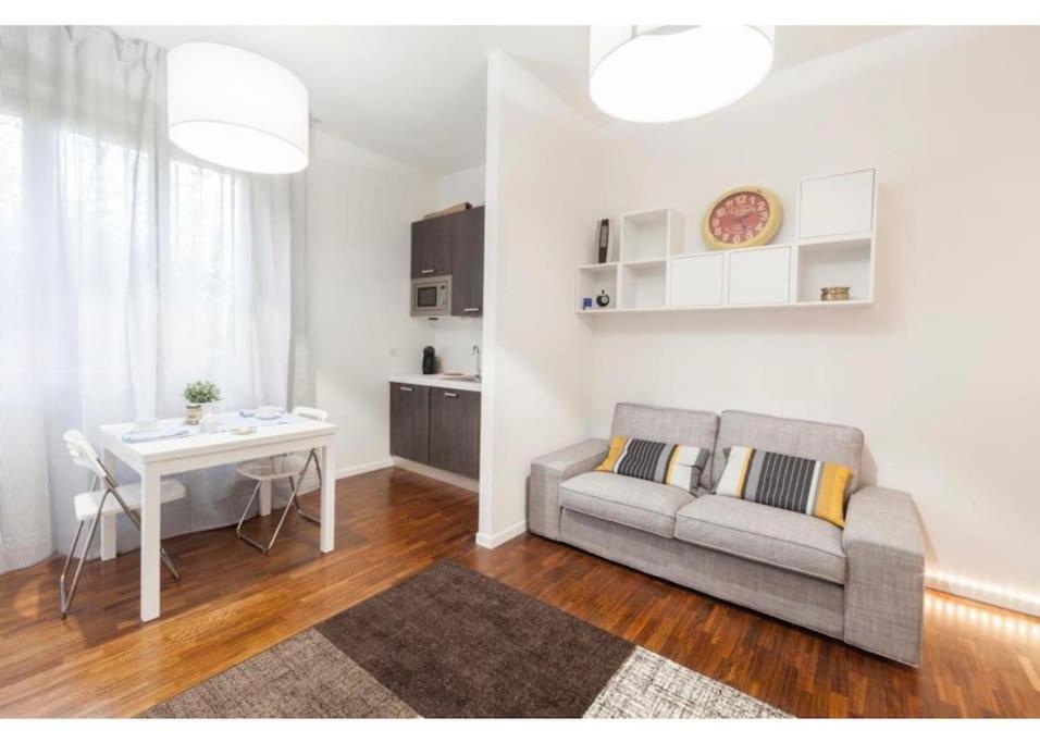 One-Bedroom Apartment photo 2