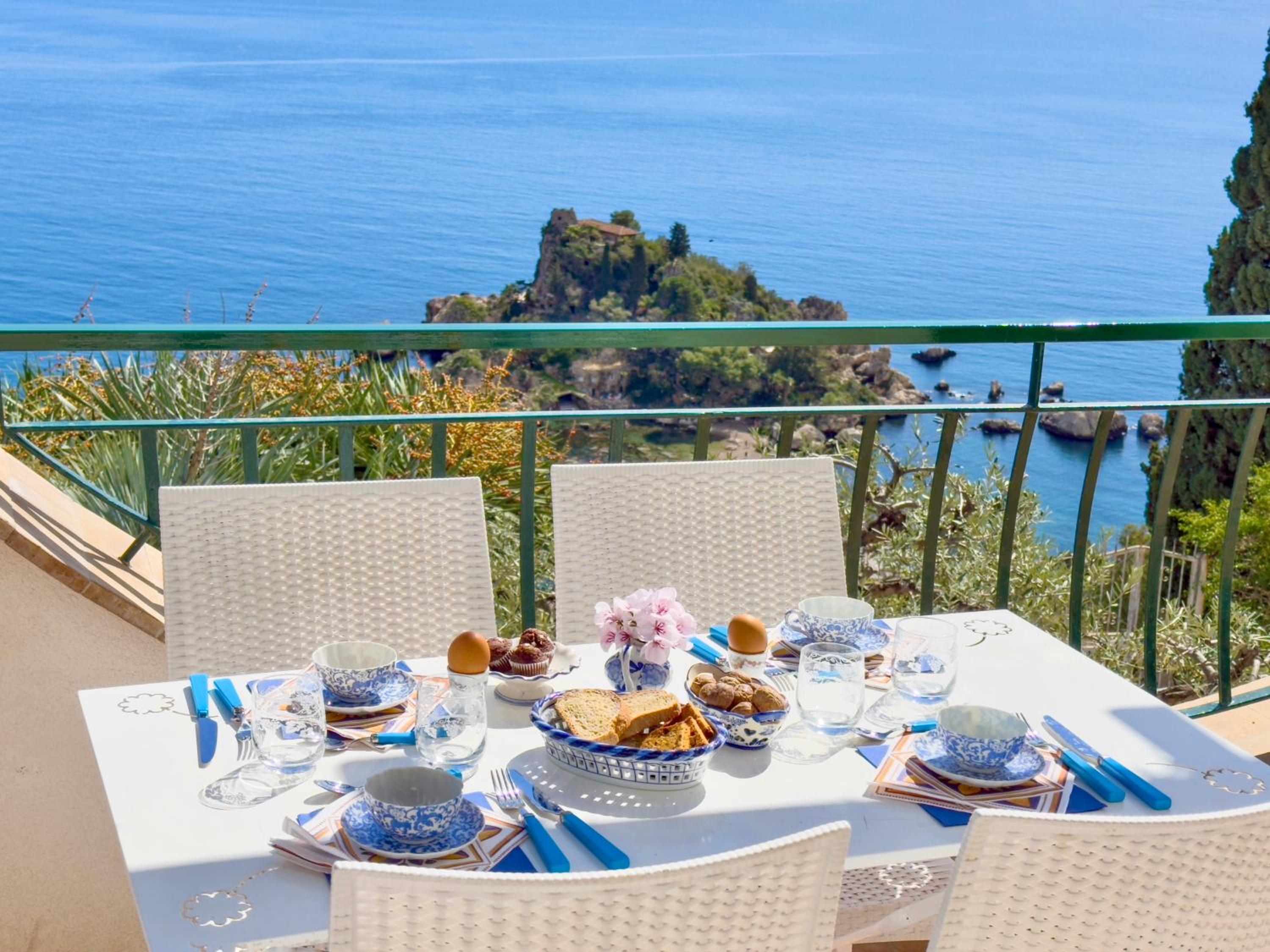 Two-Bedroom Apartment with Terrace and Sea View (5 Adults) photo 2