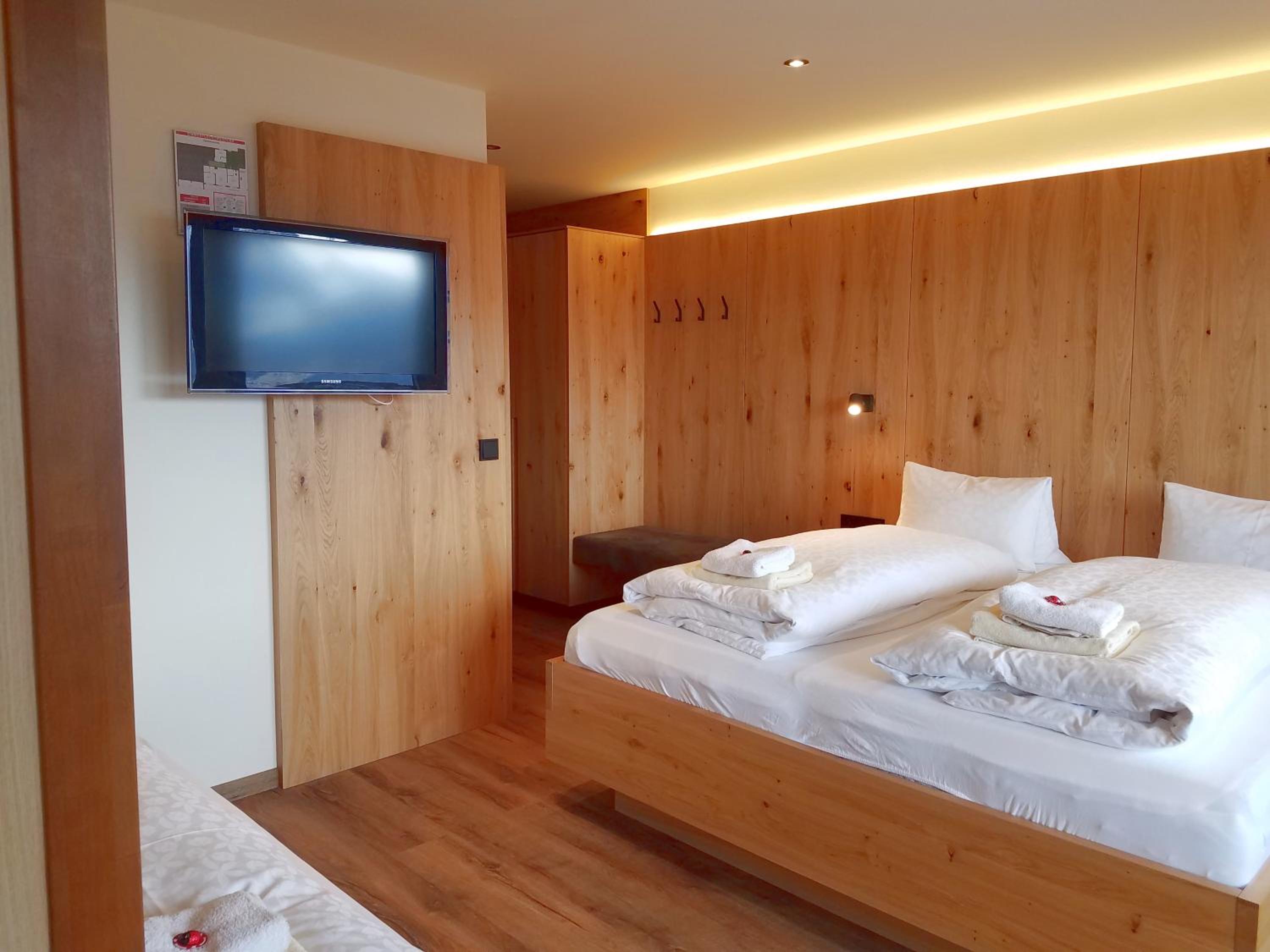 Two-Bedroom Apartment - Photo 3