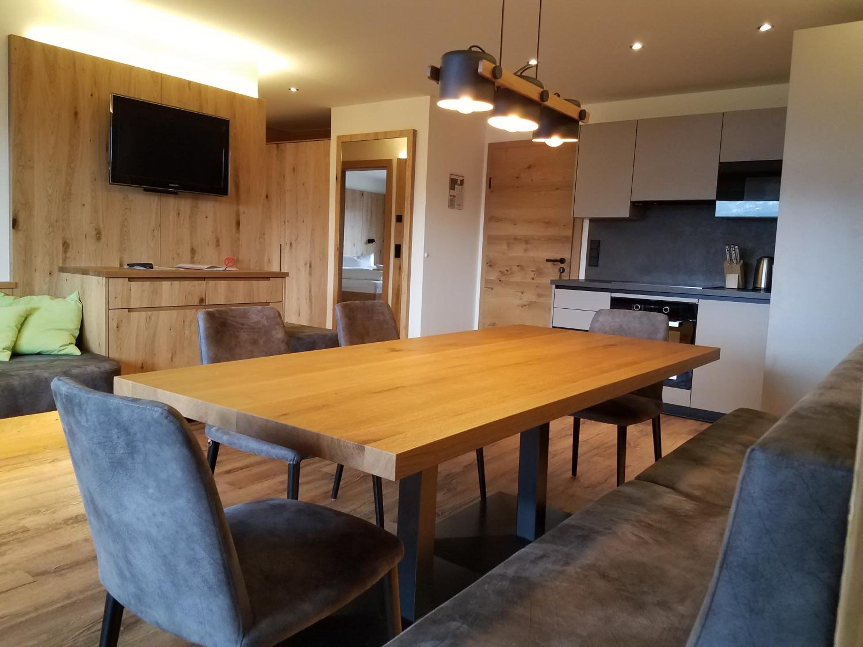 Two-Bedroom Apartment - Photo 2