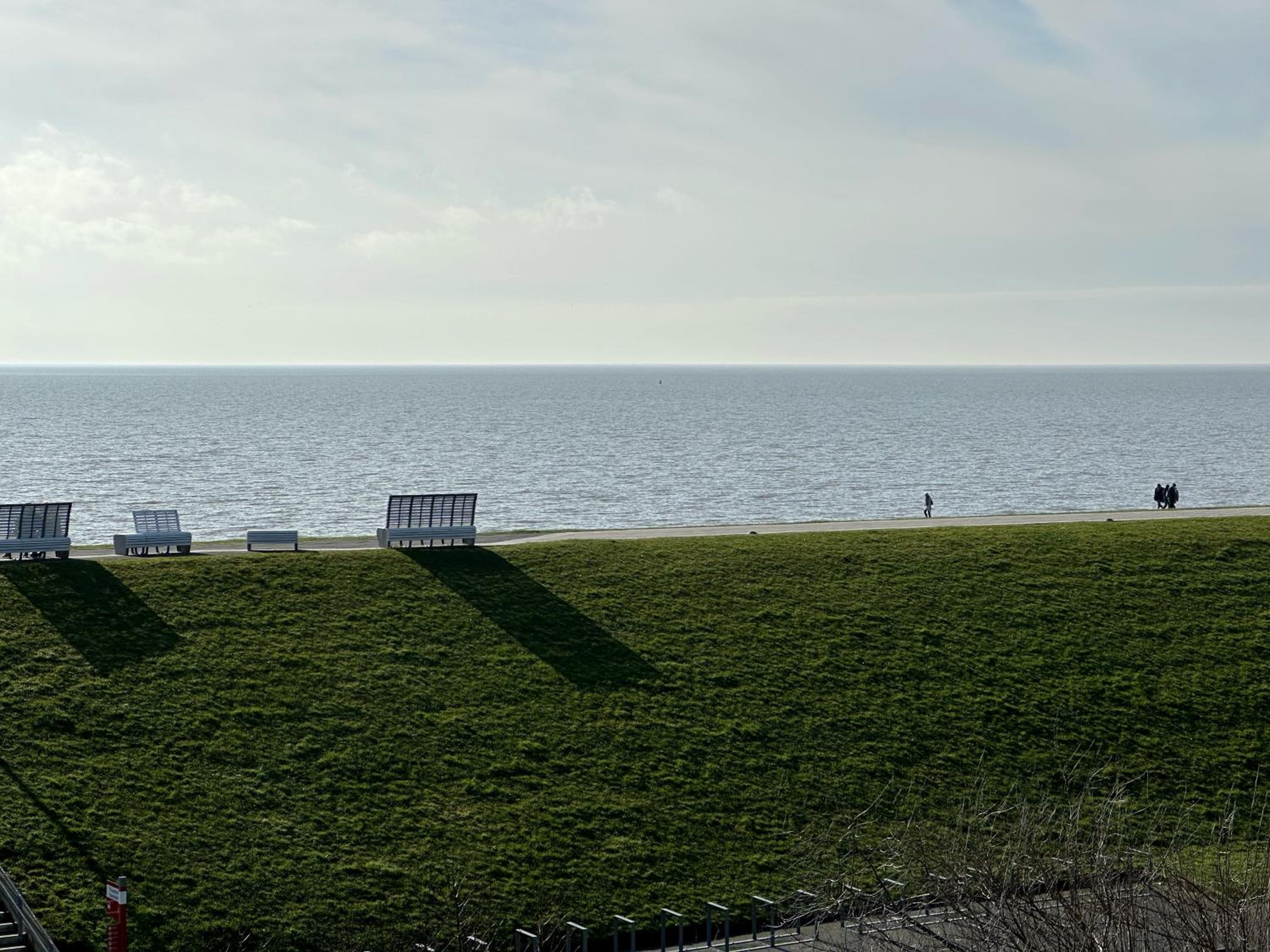 Double Room with Balcony and Sea View thumbnail 6