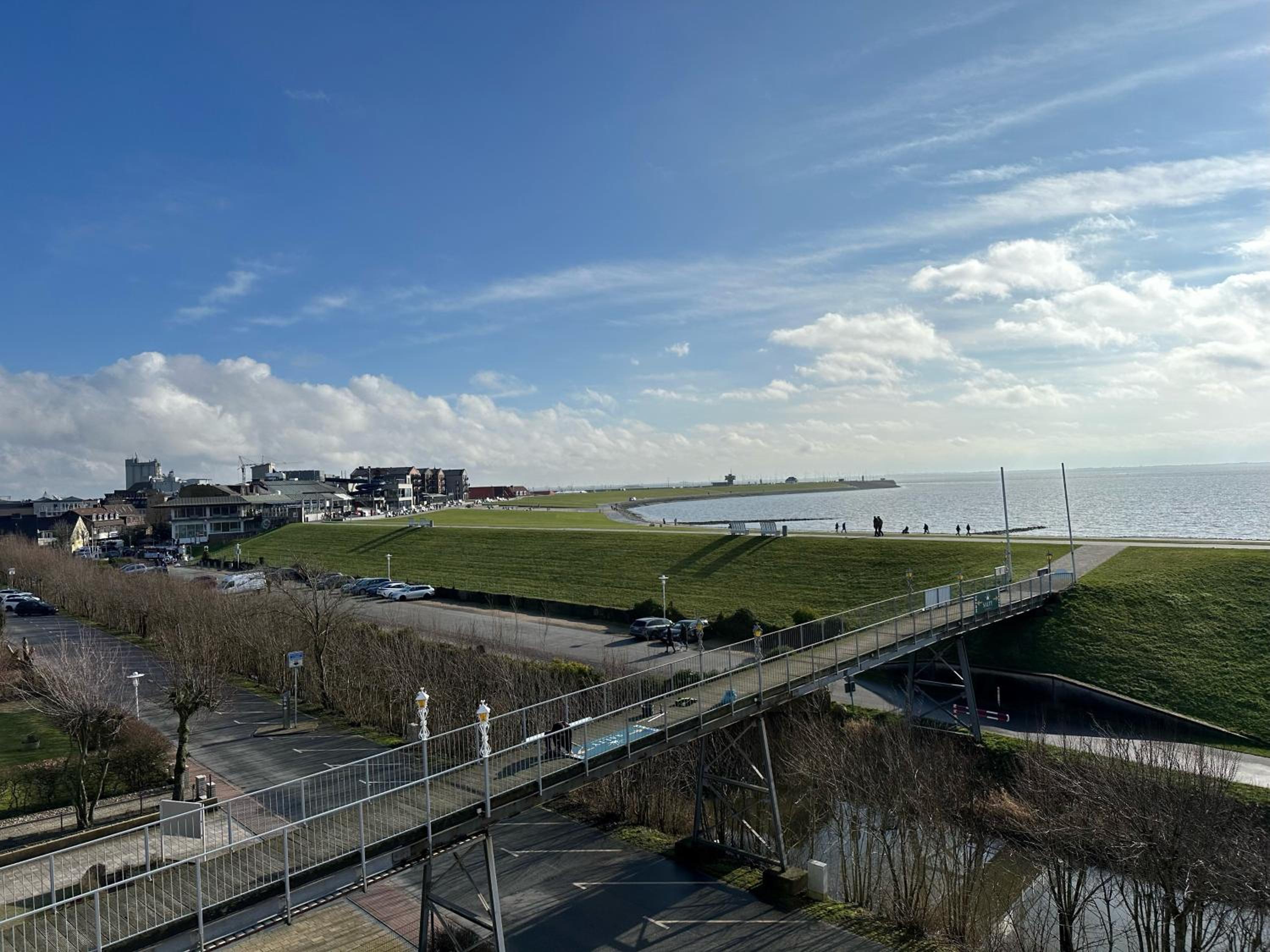 Double Room with Balcony and Sea View thumbnail 5