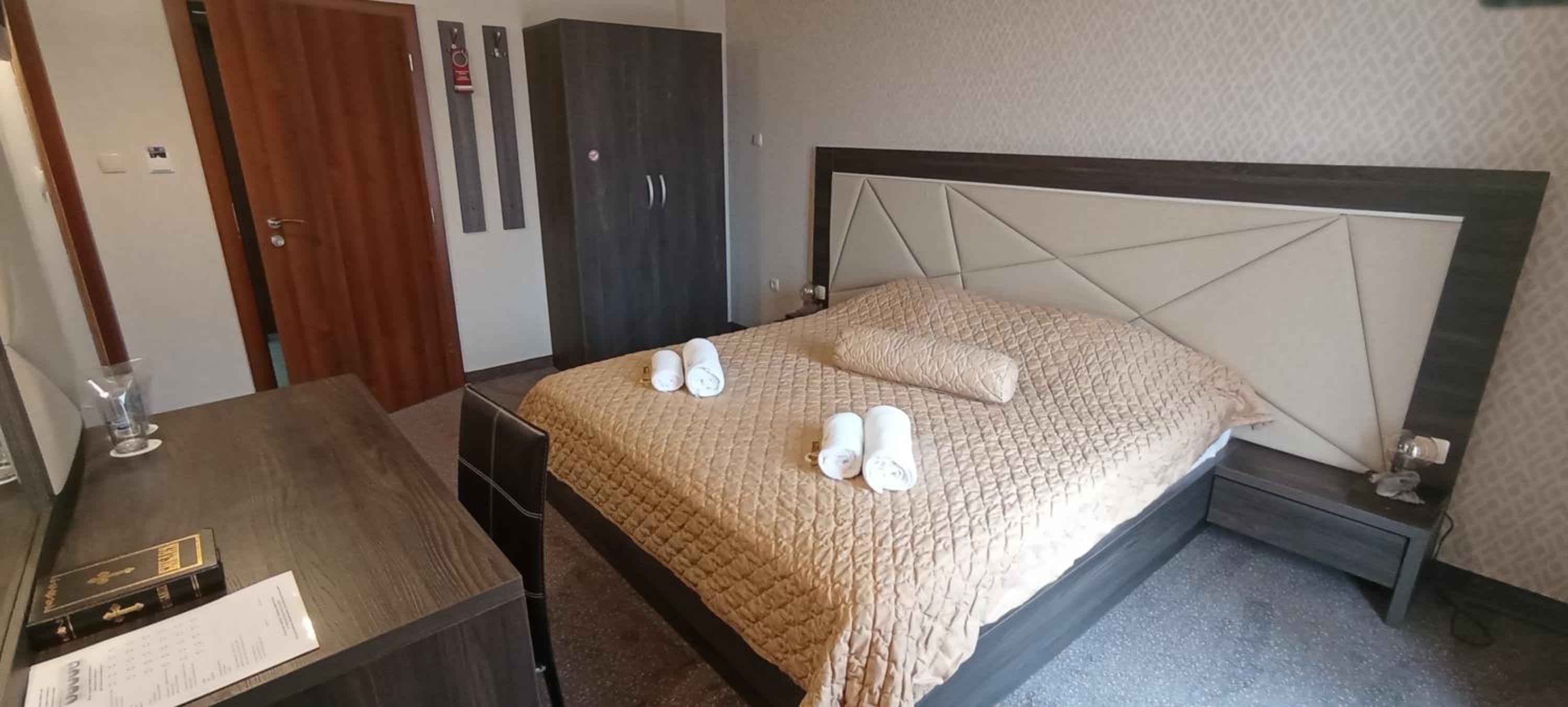 Deluxe Double Room with Balcony photo 1