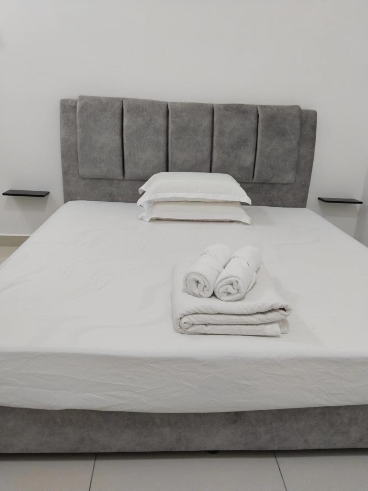 Deluxe King Room photo 1