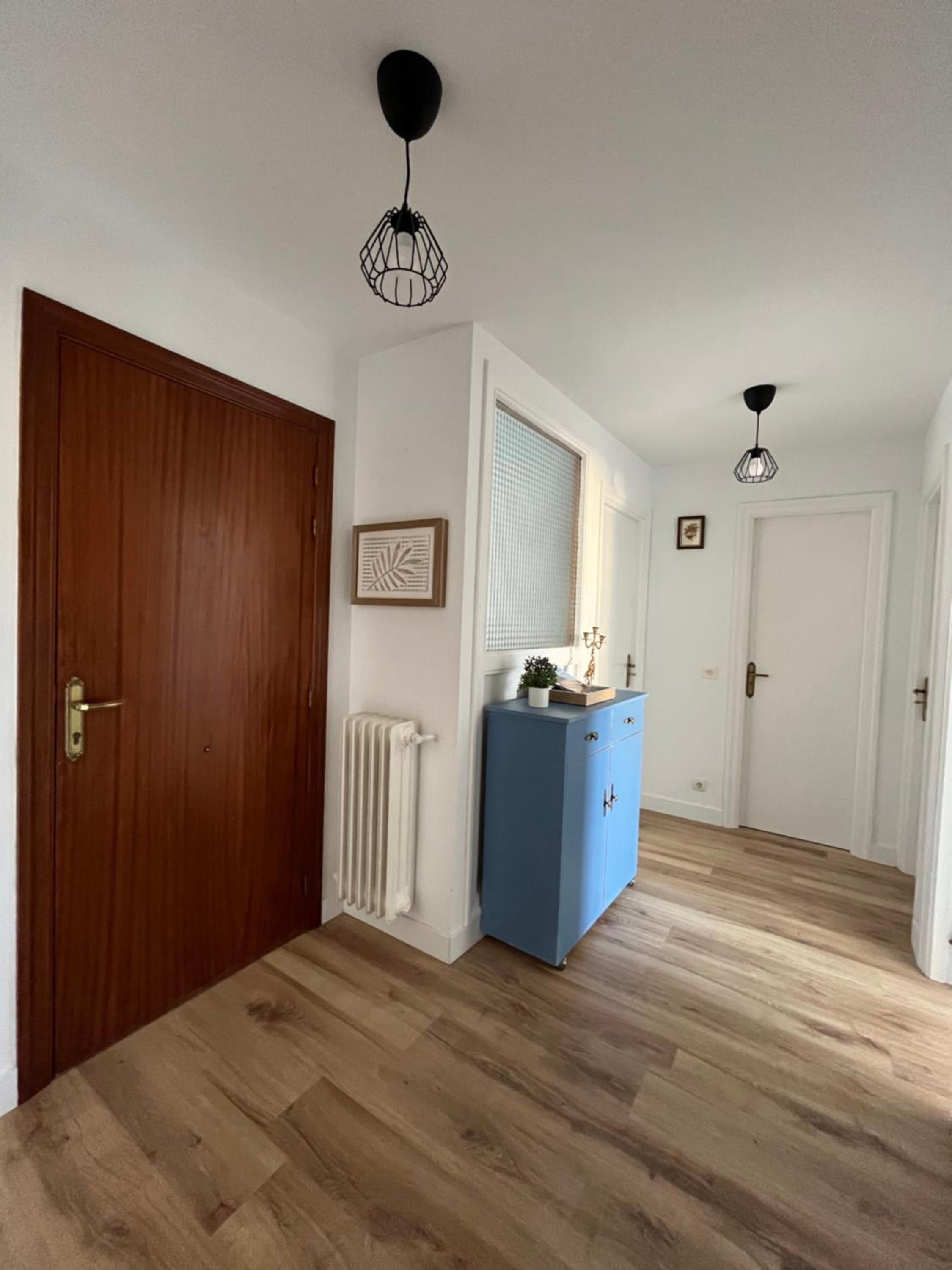 Three-Bedroom House photo 3