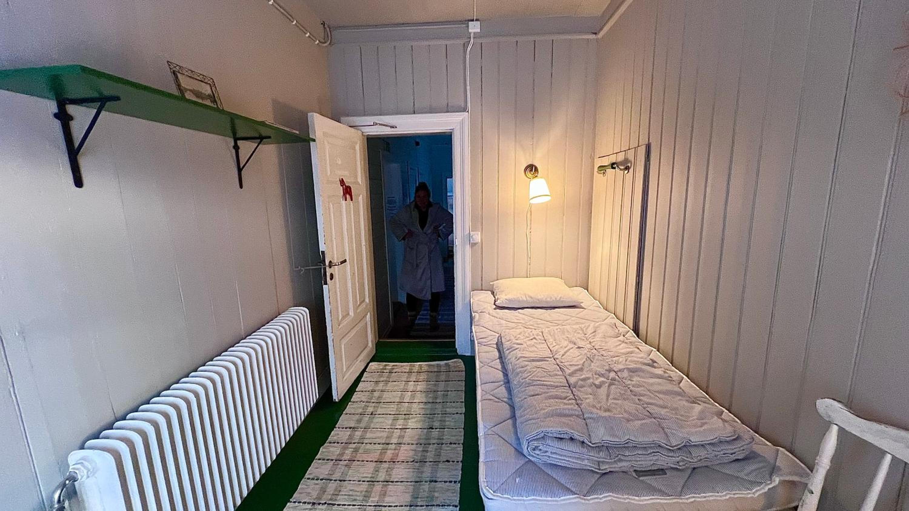 Standard Single Room with Shared Bathroom #4 photo 3