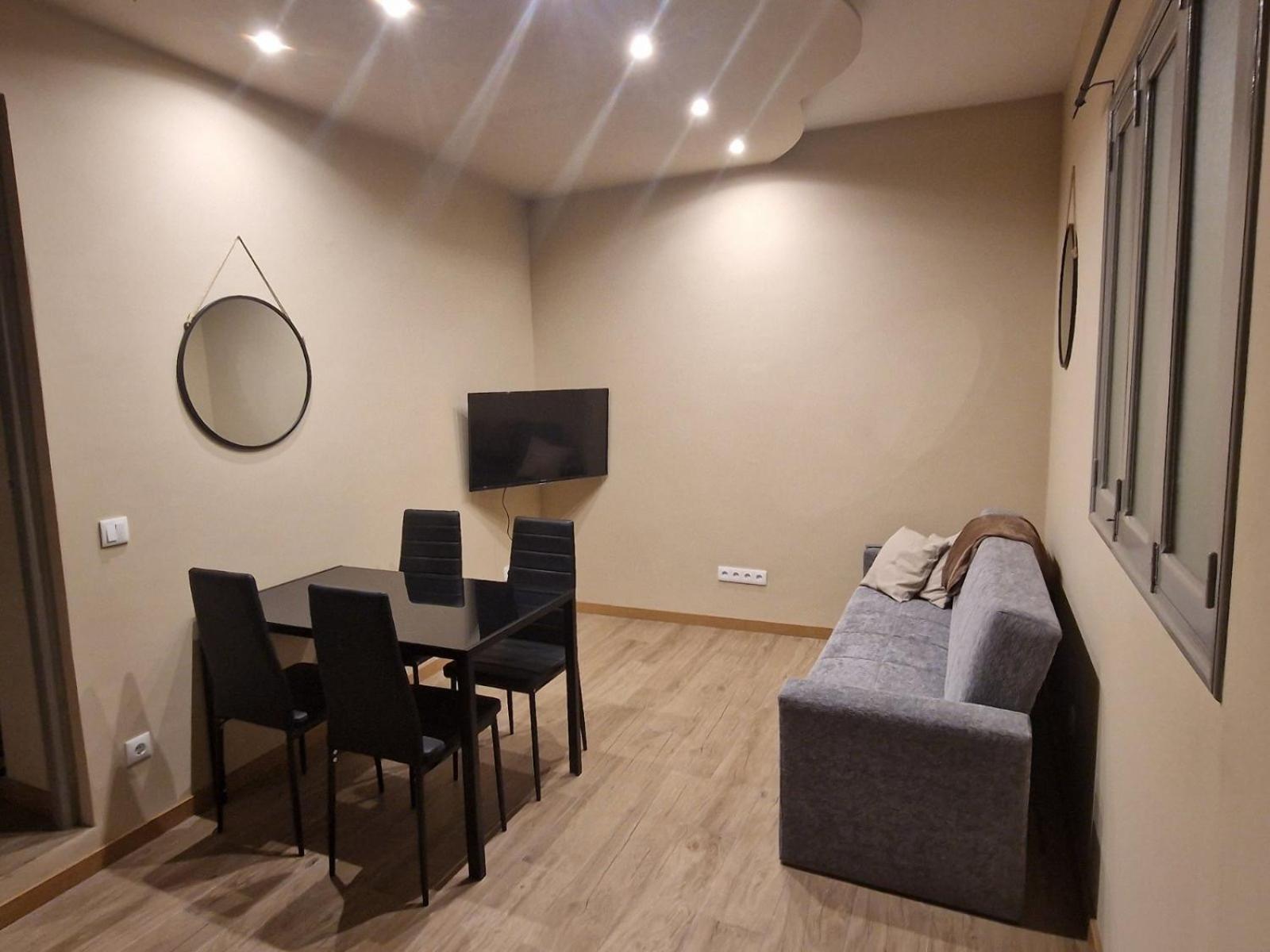 One-Bedroom House photo 1