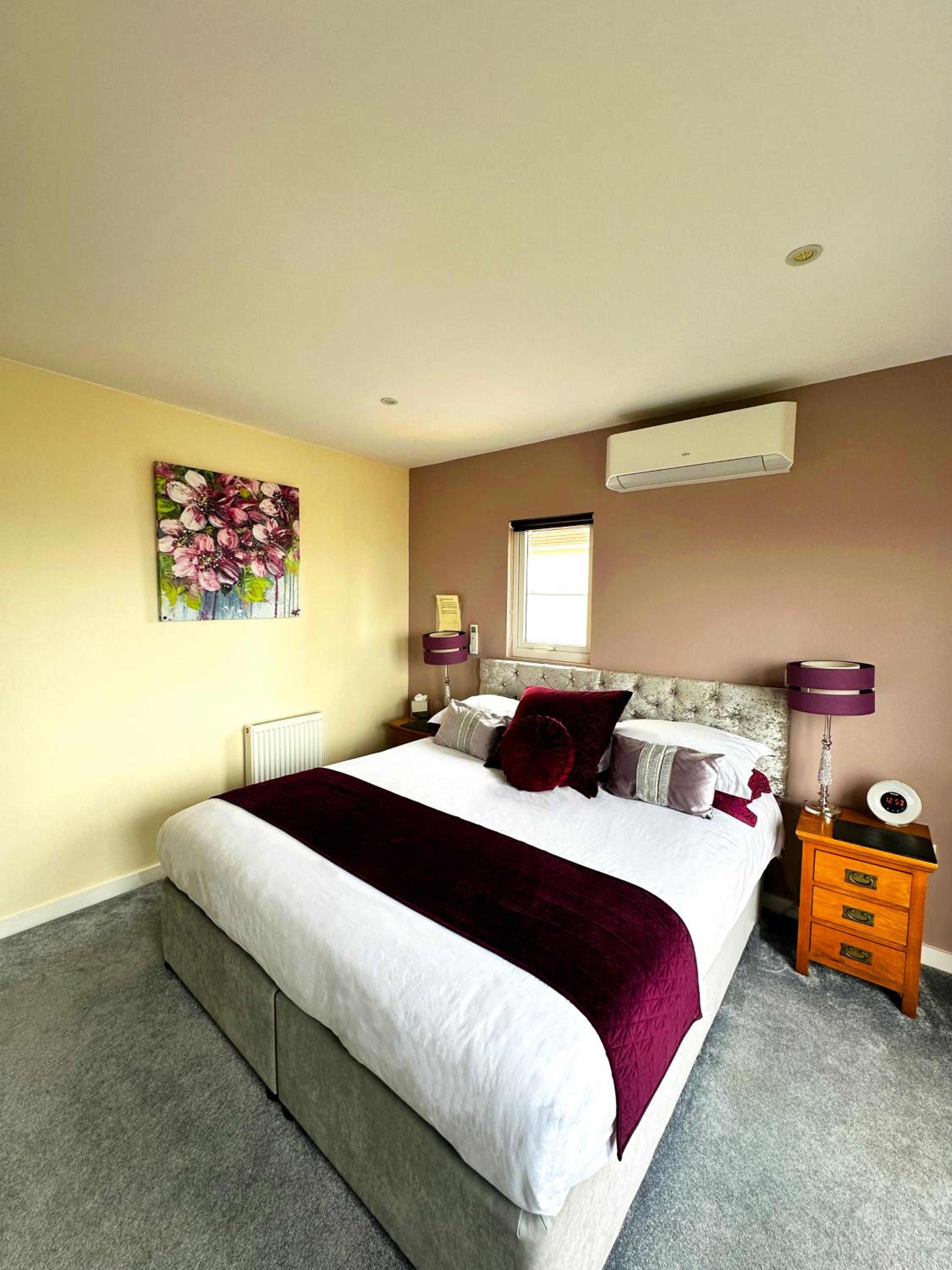 Deluxe Sea View King Size Room with Balcony  - Photo 8