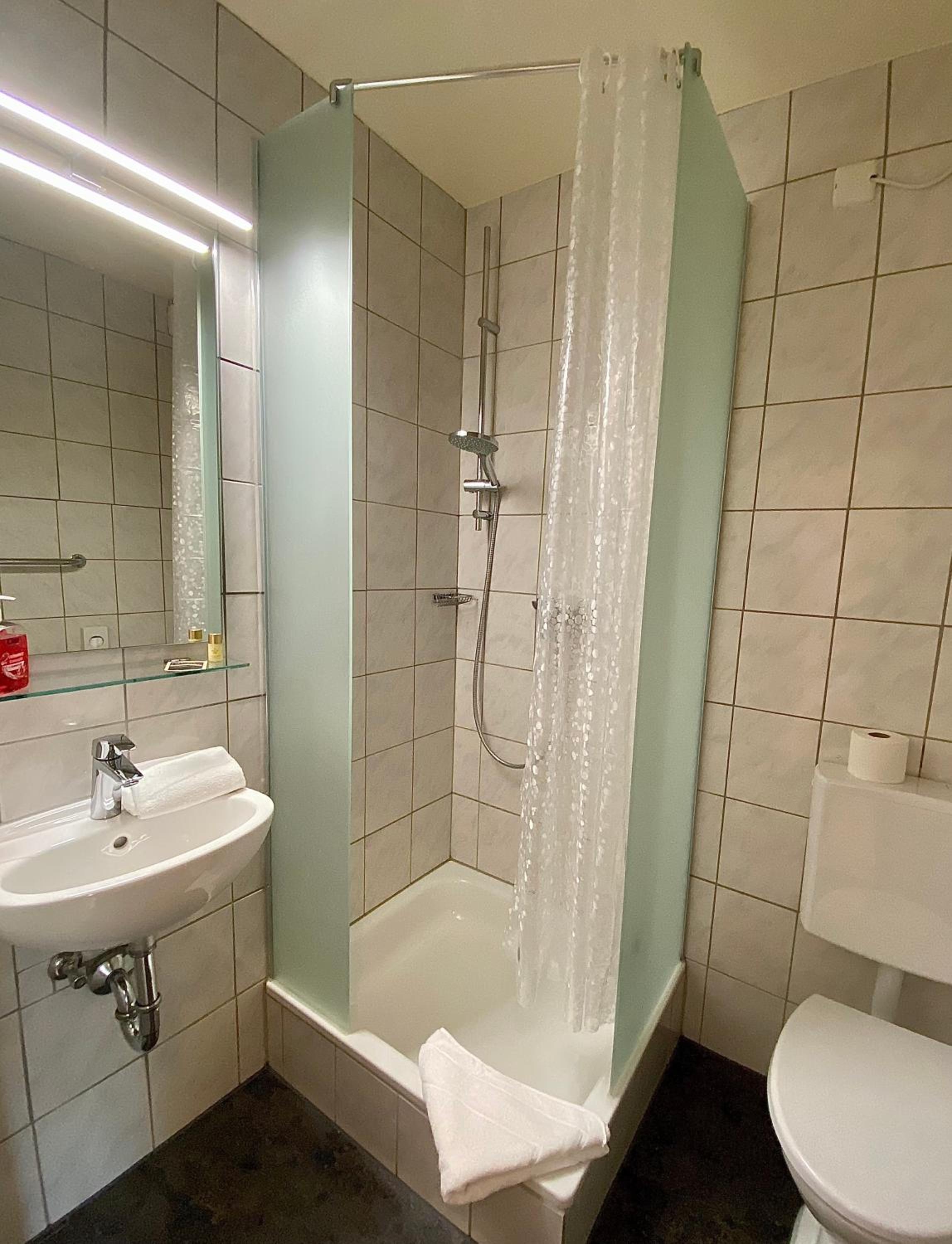Single Room photo 2