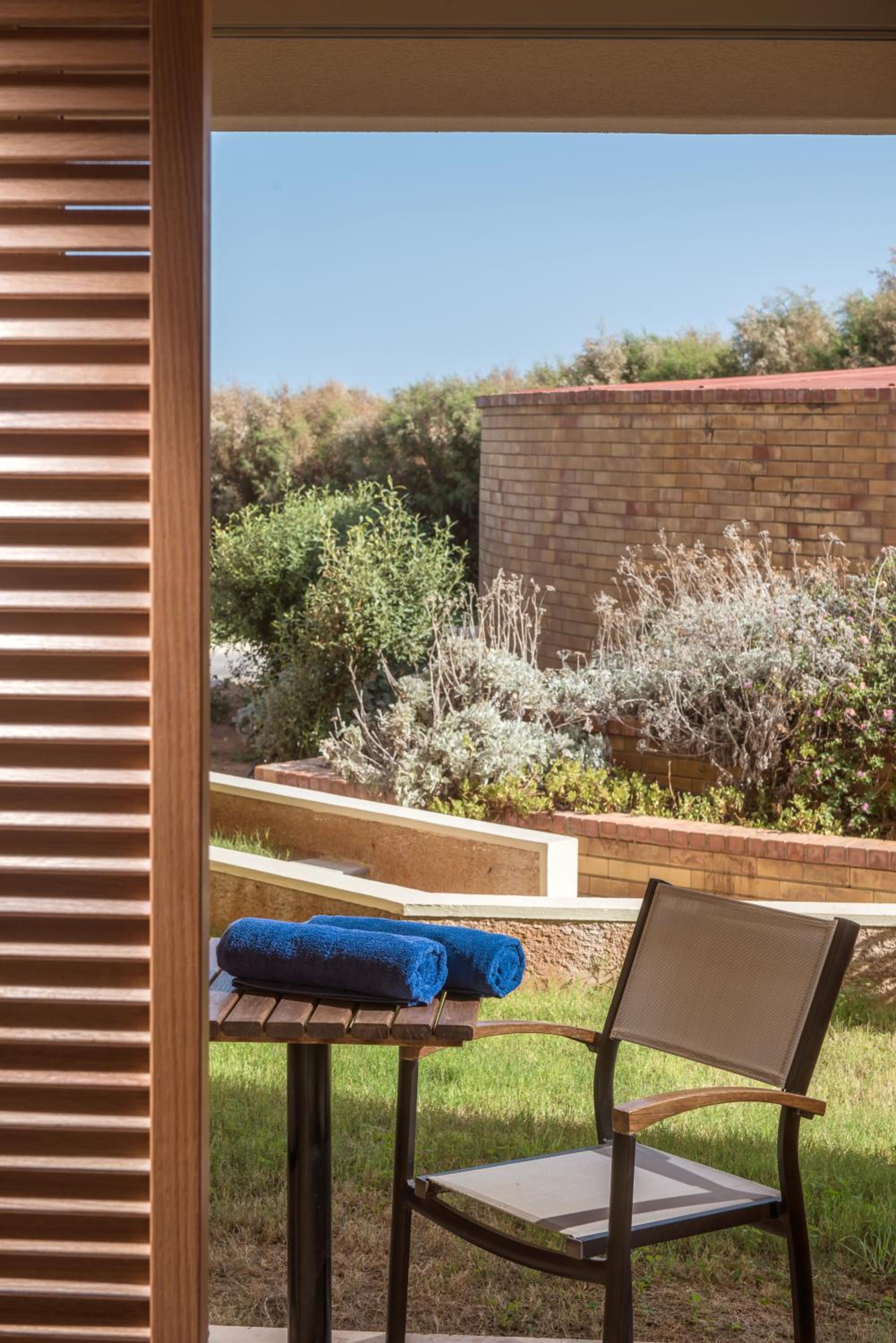 Double Room with Garden View or Pool View - Photo 8