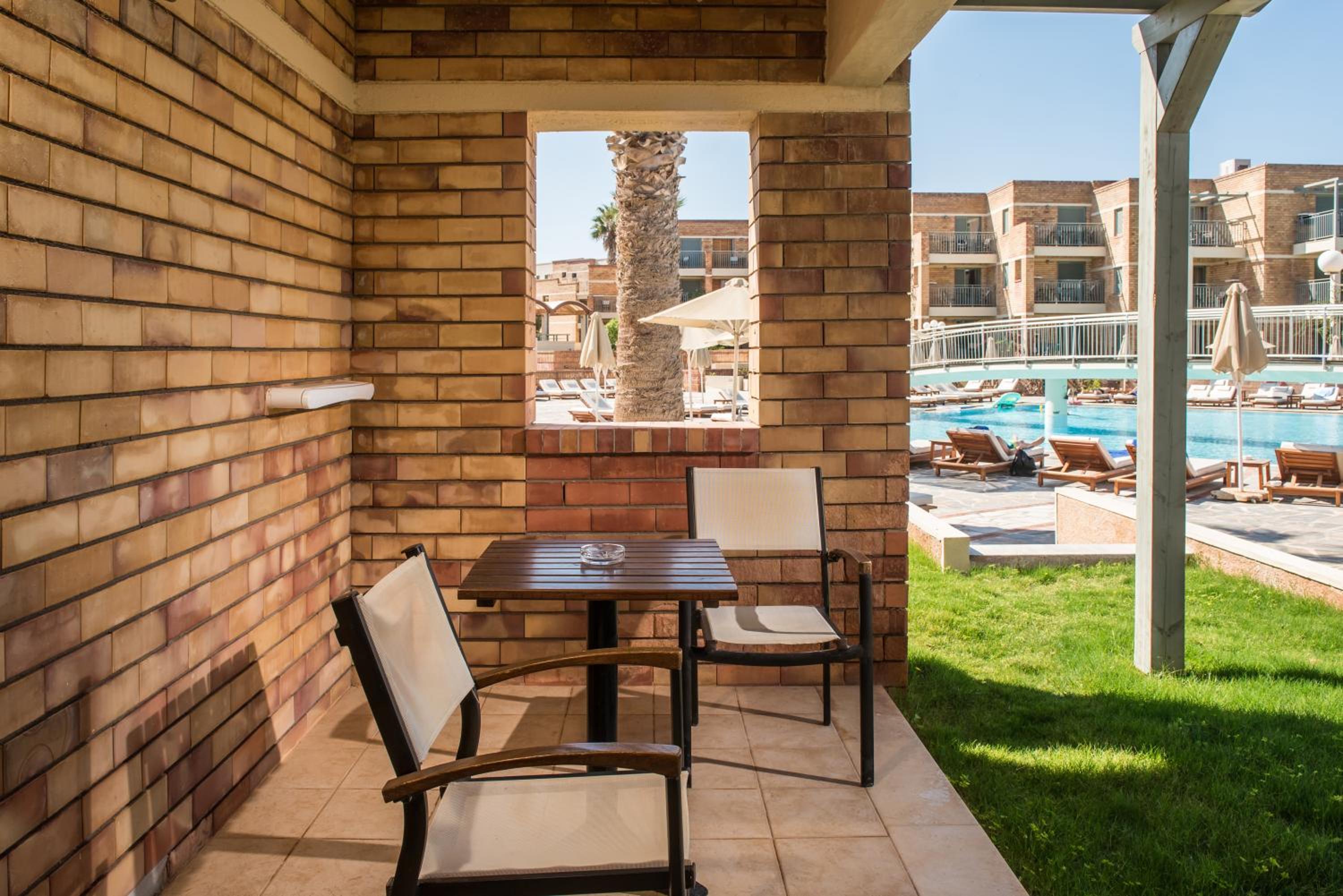 Double Room with Garden View or Pool View - Photo 6