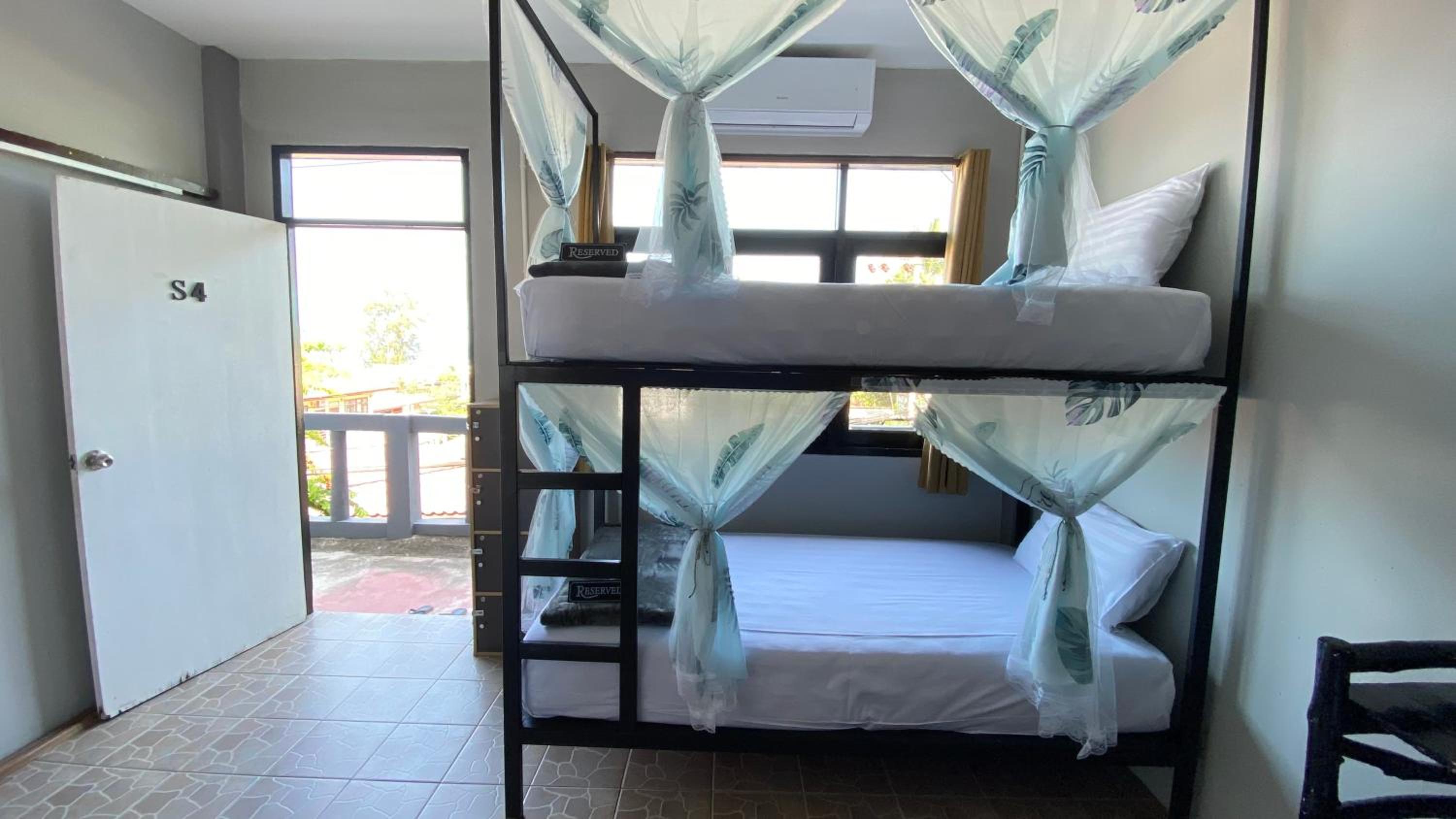 Single Bed in 4-Bed Dormitory Room photo 2