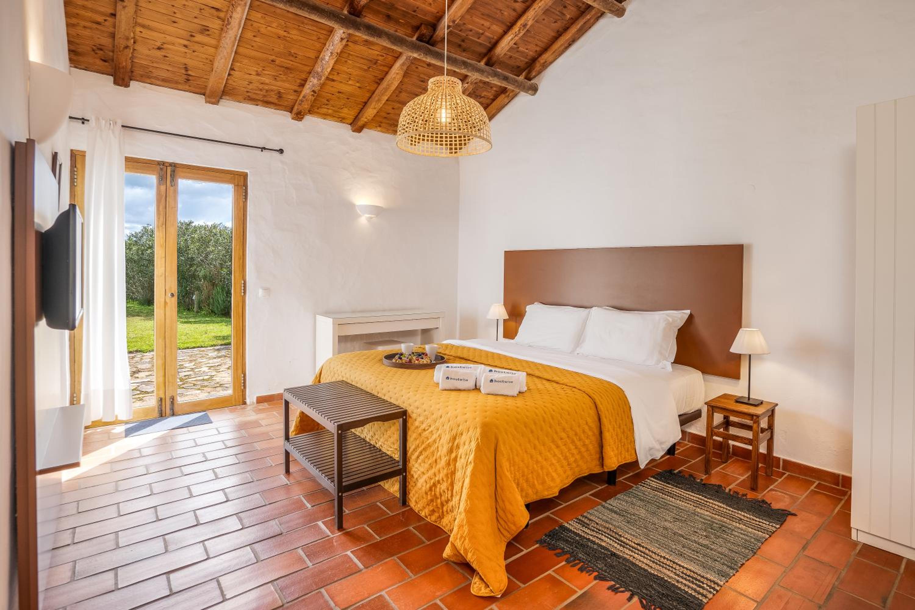 One-Bedroom House - Photo 1