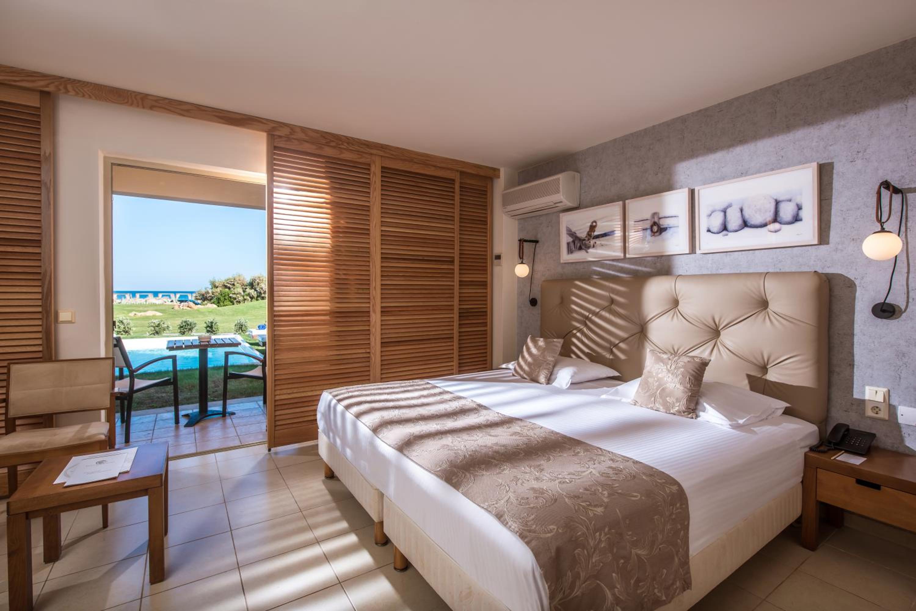 Double Room with Private Pool  - Photo 1
