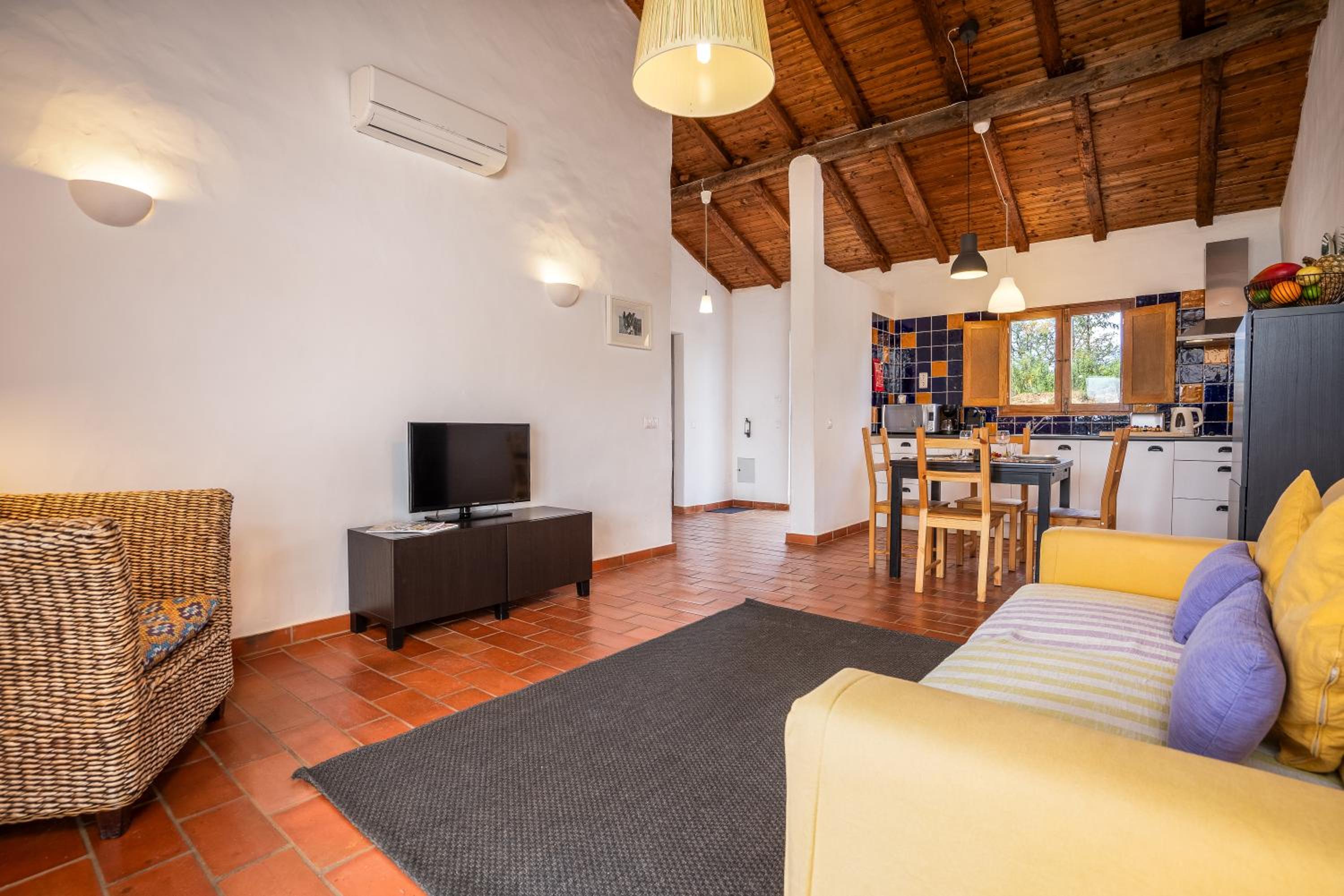 One-Bedroom House - Photo 9