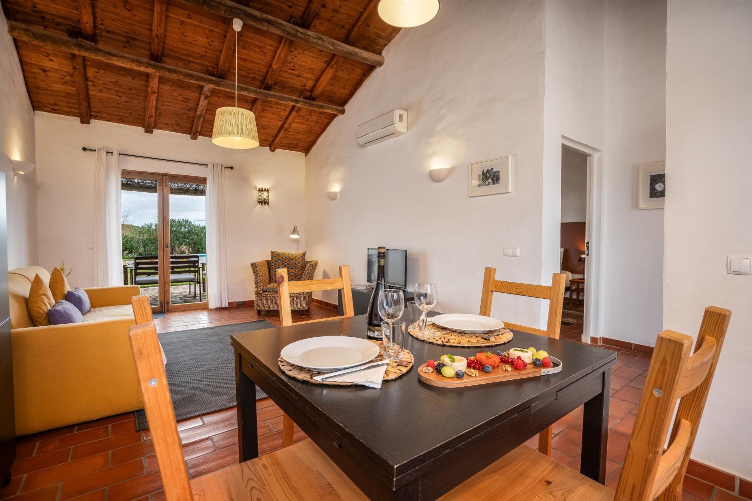 One-Bedroom House - Photo 12
