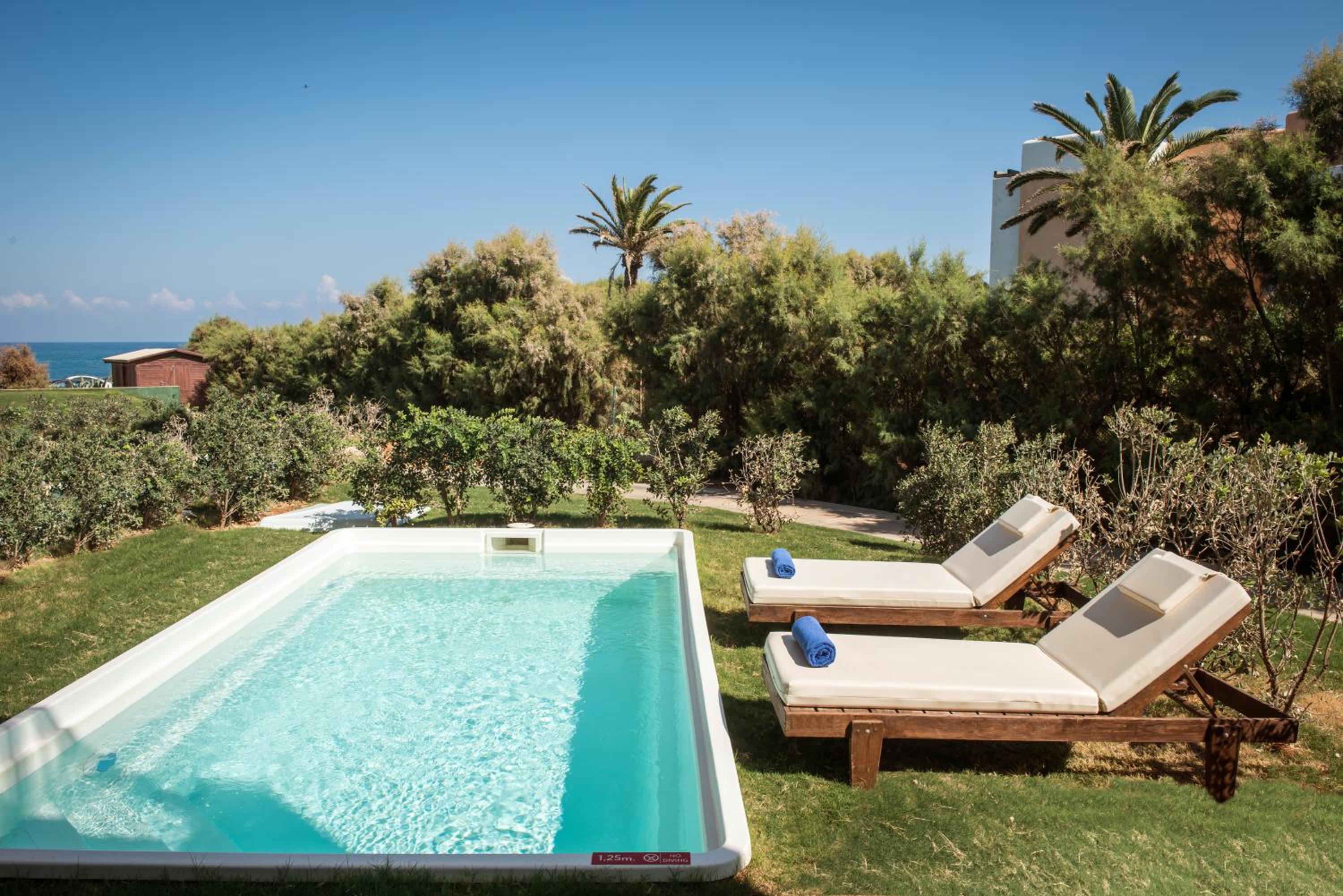 Two Bedroom Family Room with Private Pool - Photo 3