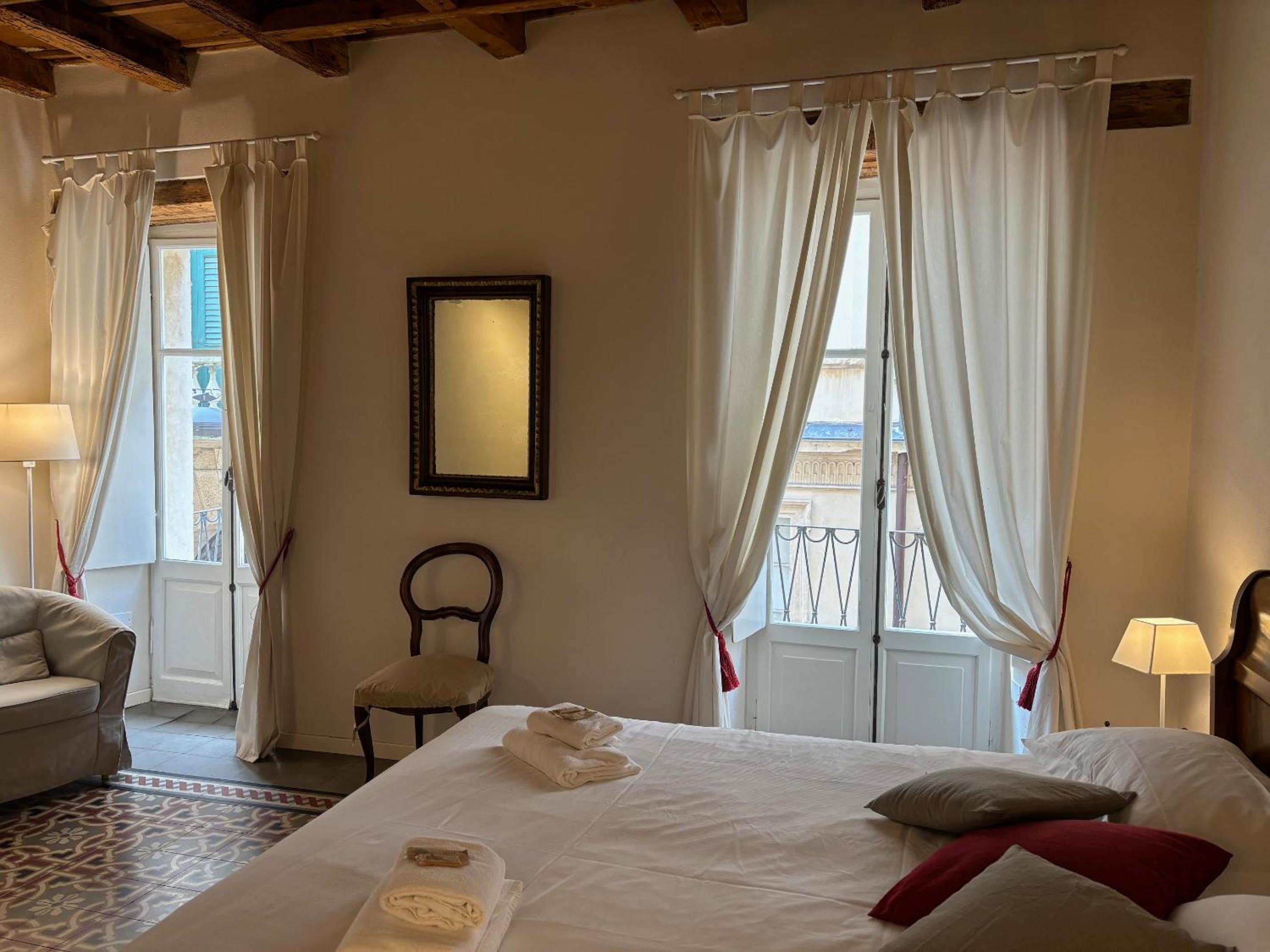 One-Bedroom Apartment with Balcony - Via Cappello 29 - Photo 4
