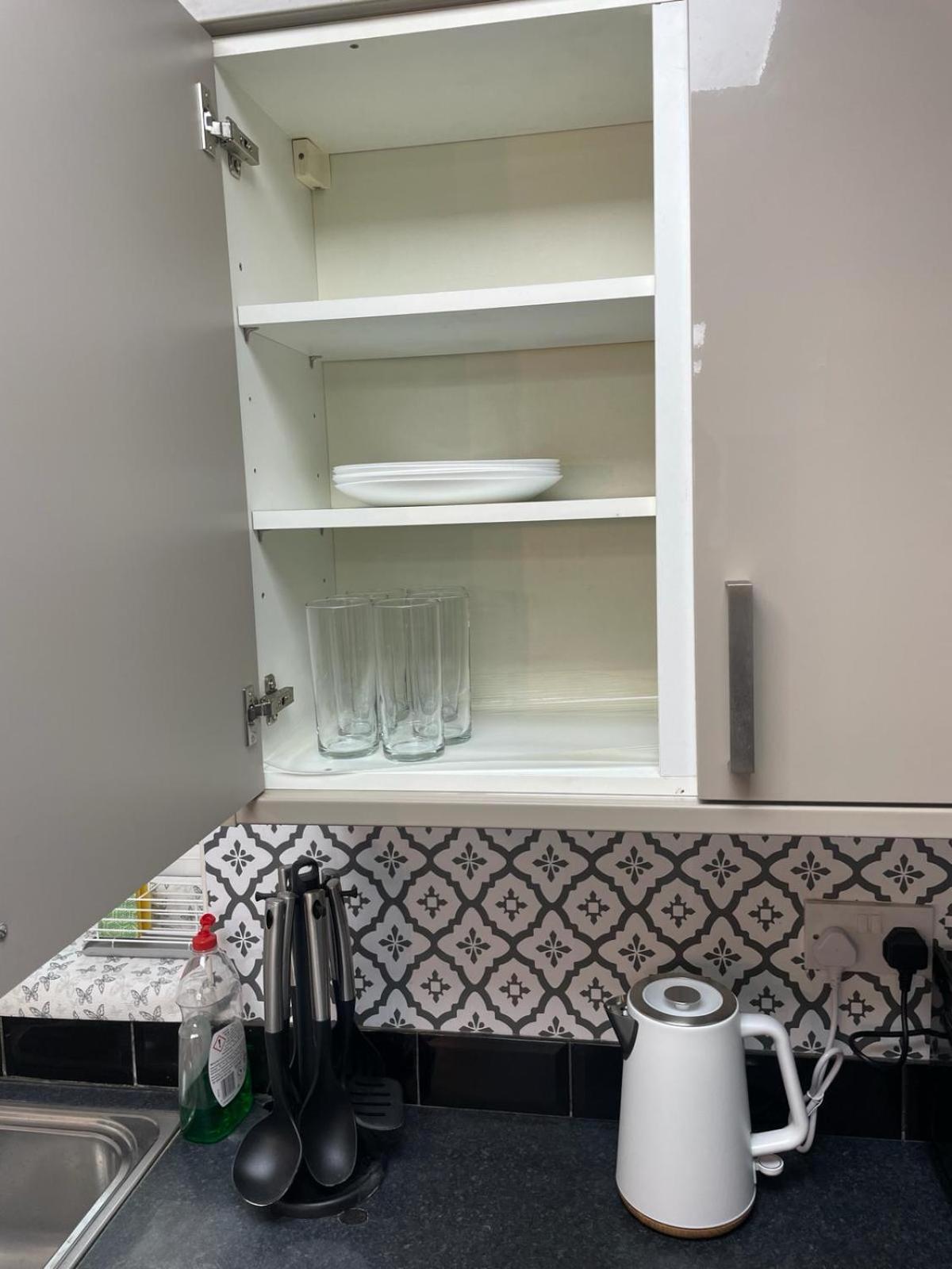 Double Room with Shared Bathroom photo 3
