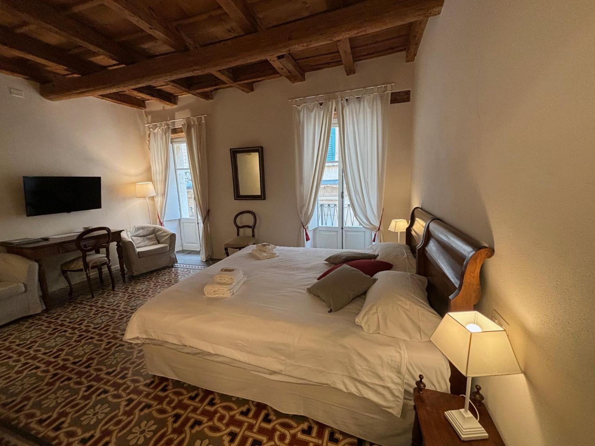One-Bedroom Apartment with Balcony - Via Cappello 29 - Photo 2