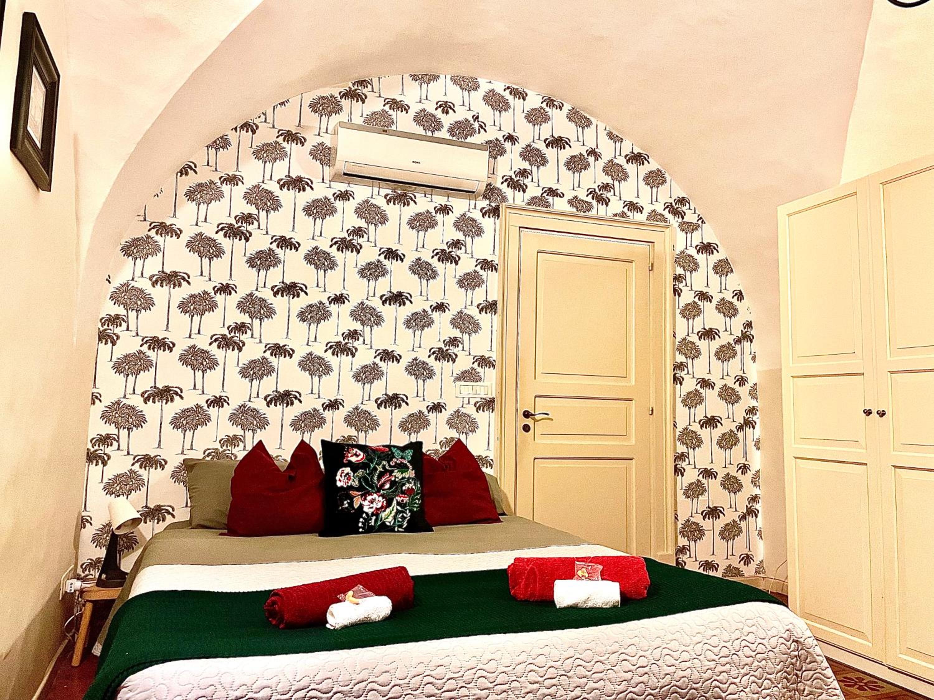 Two-Bedroom Apartment - Photo 3