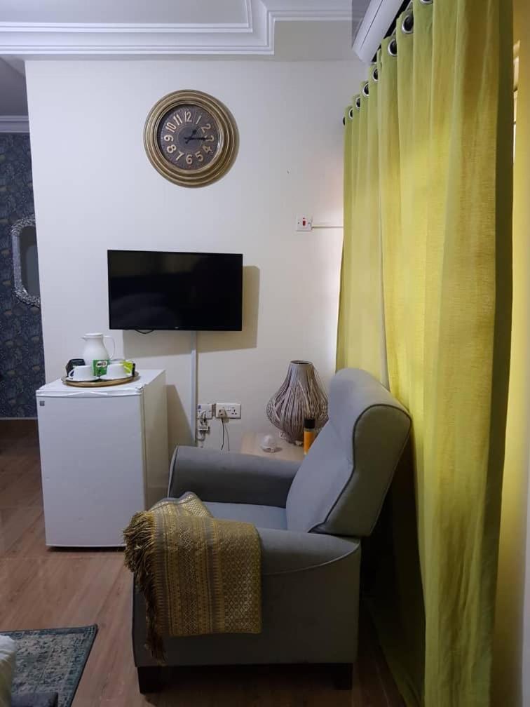Deluxe King Suite photo 3
