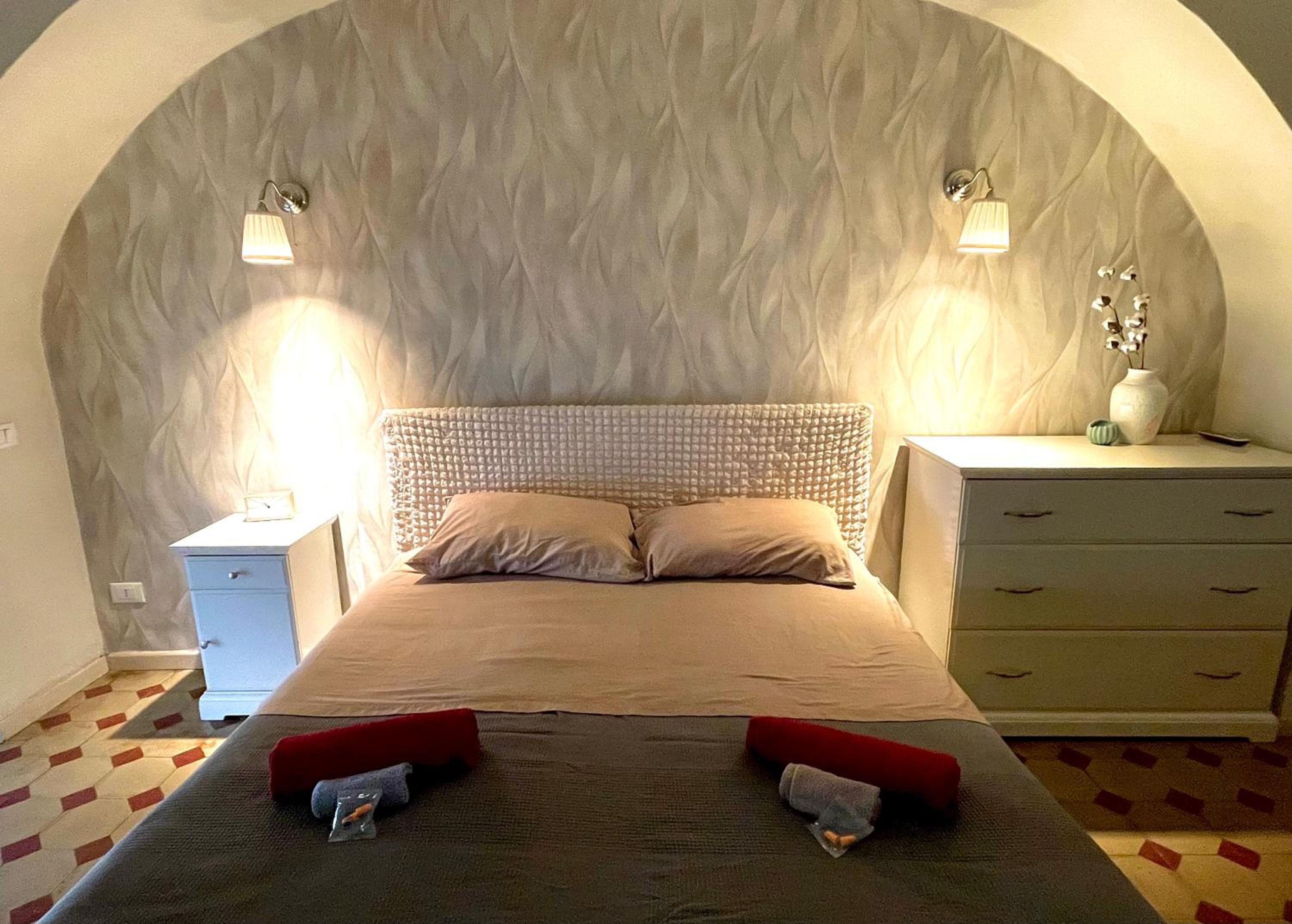Two-Bedroom Apartment - Photo 6