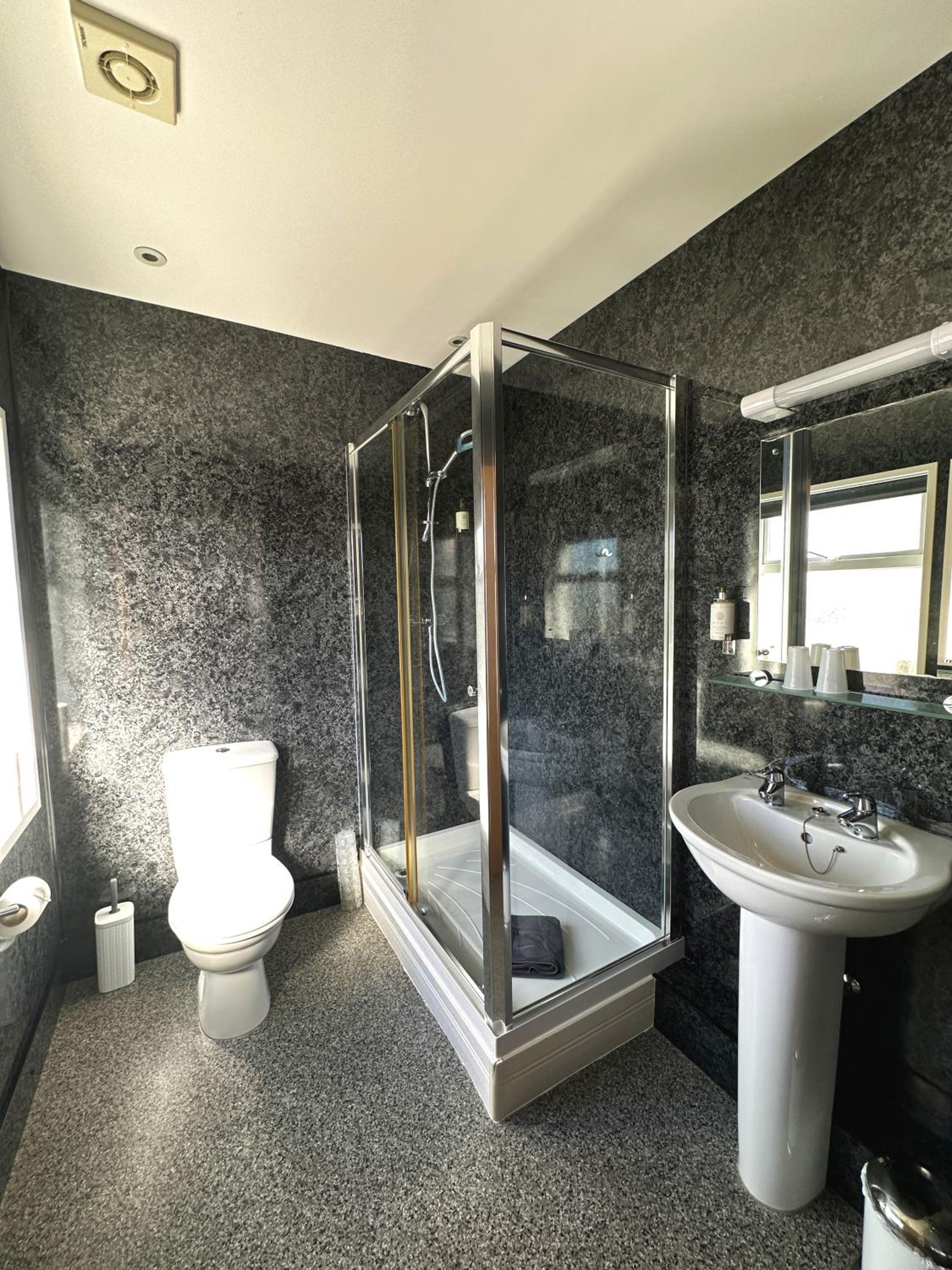 Family Suite - Photo 13