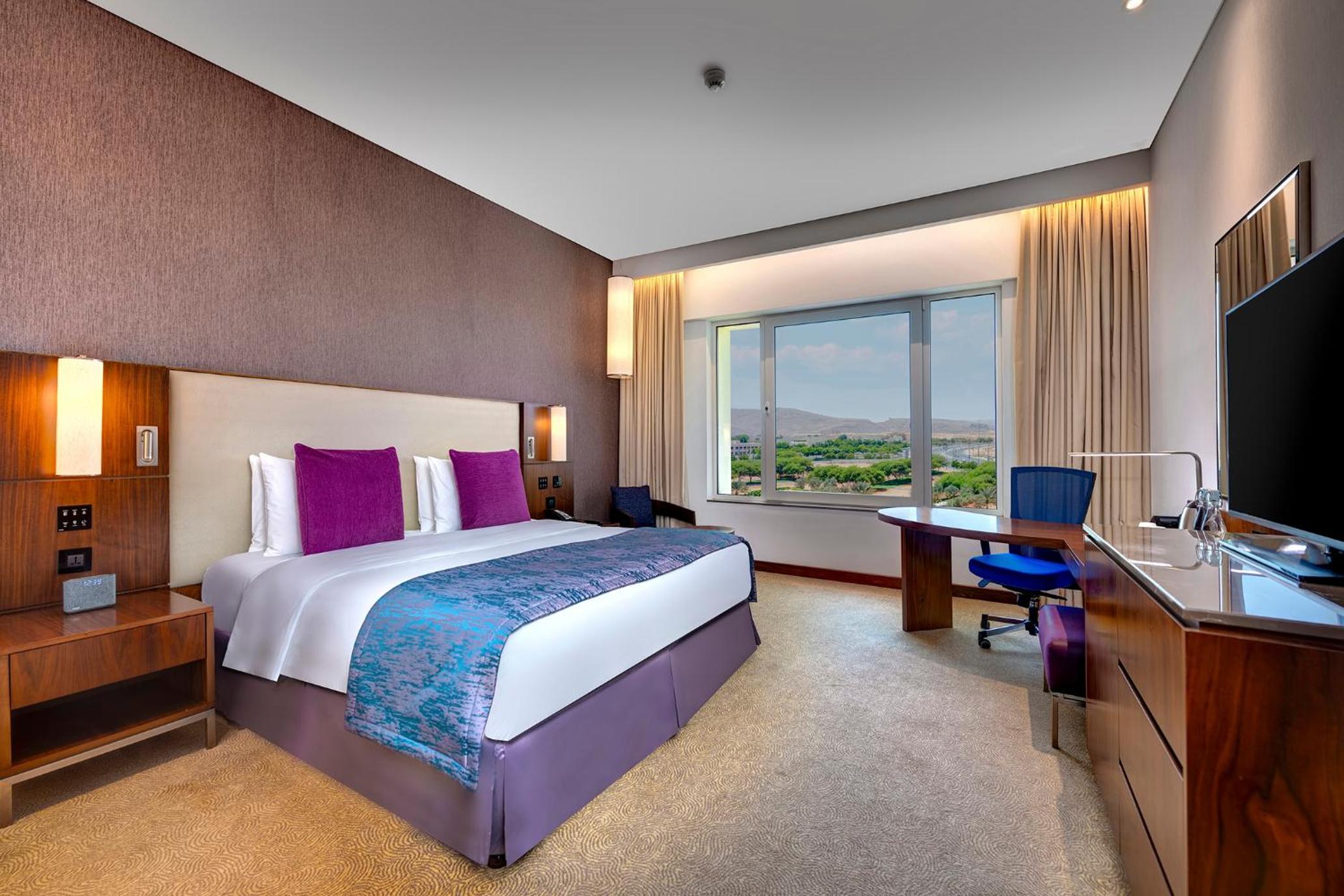 Premium King Room with Mountain View - Photo 2