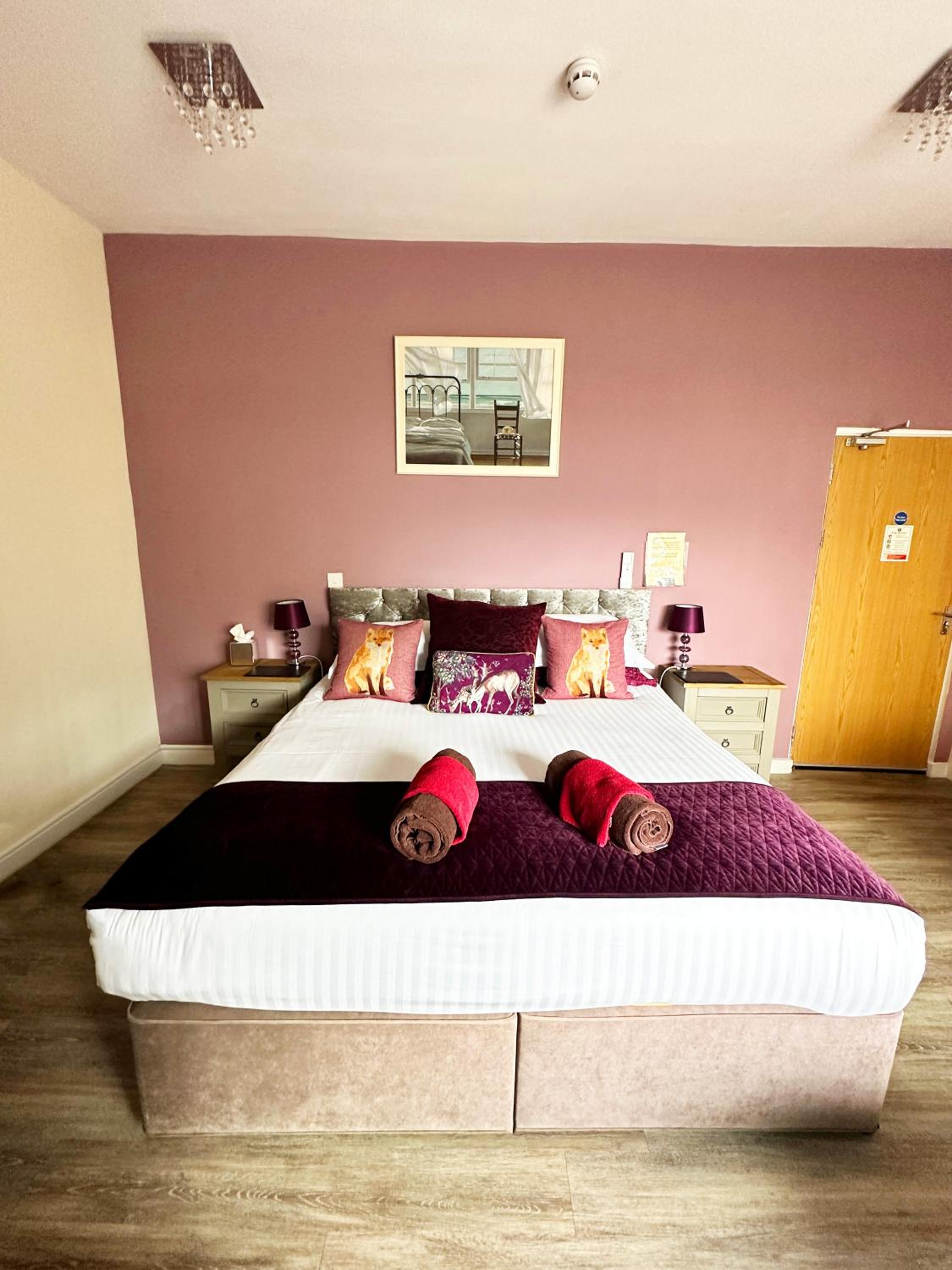 Deluxe Large Family Room on Ground Floor - Photo 8