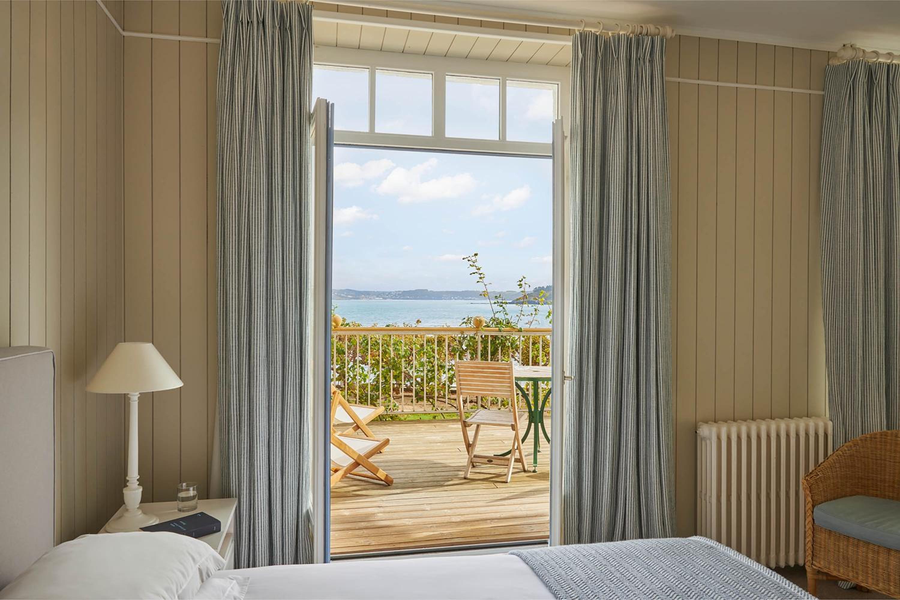 Premium Room with Sea View and Balcony photo 2