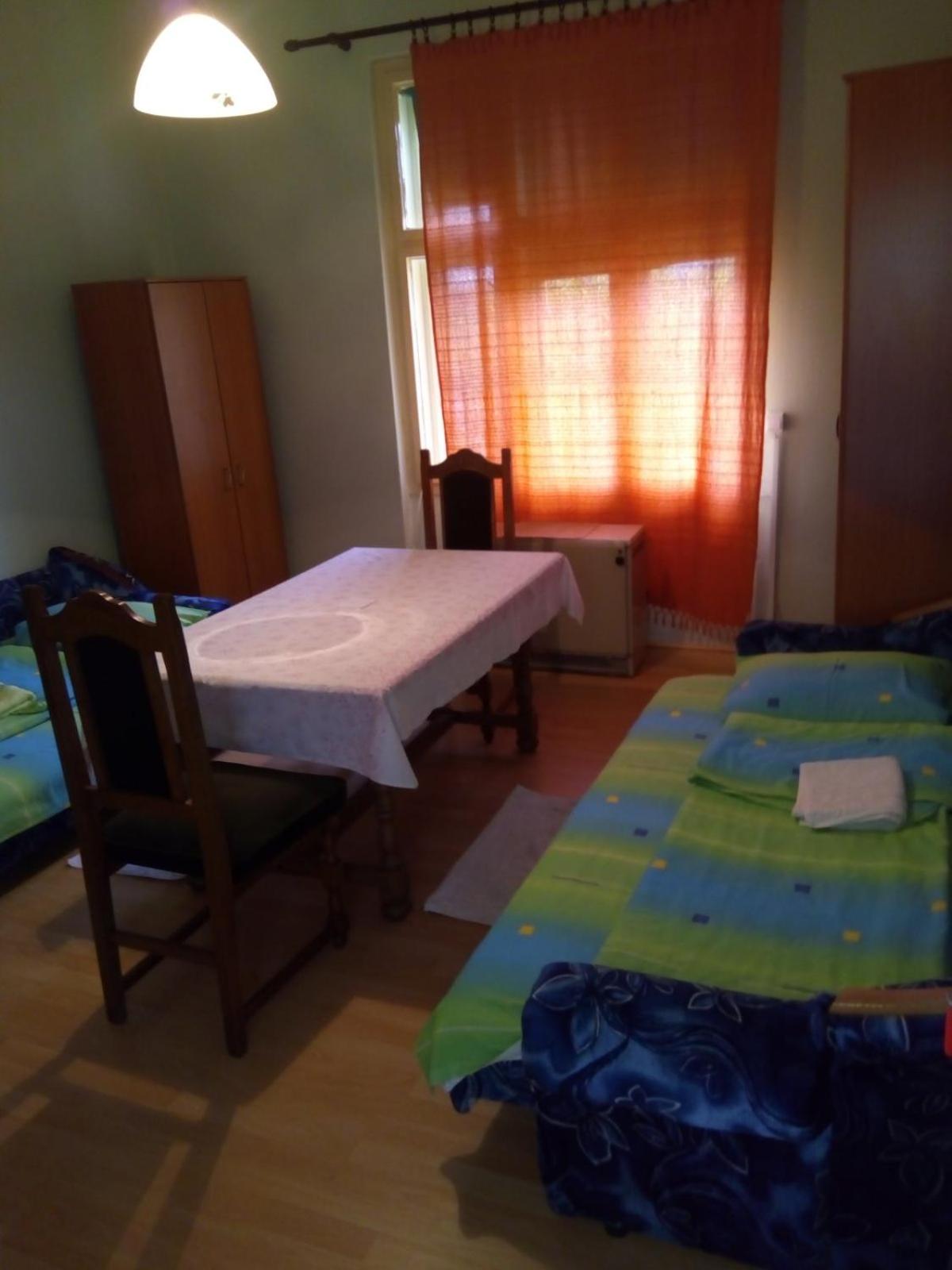 Double Room With Extra Bed photo 2