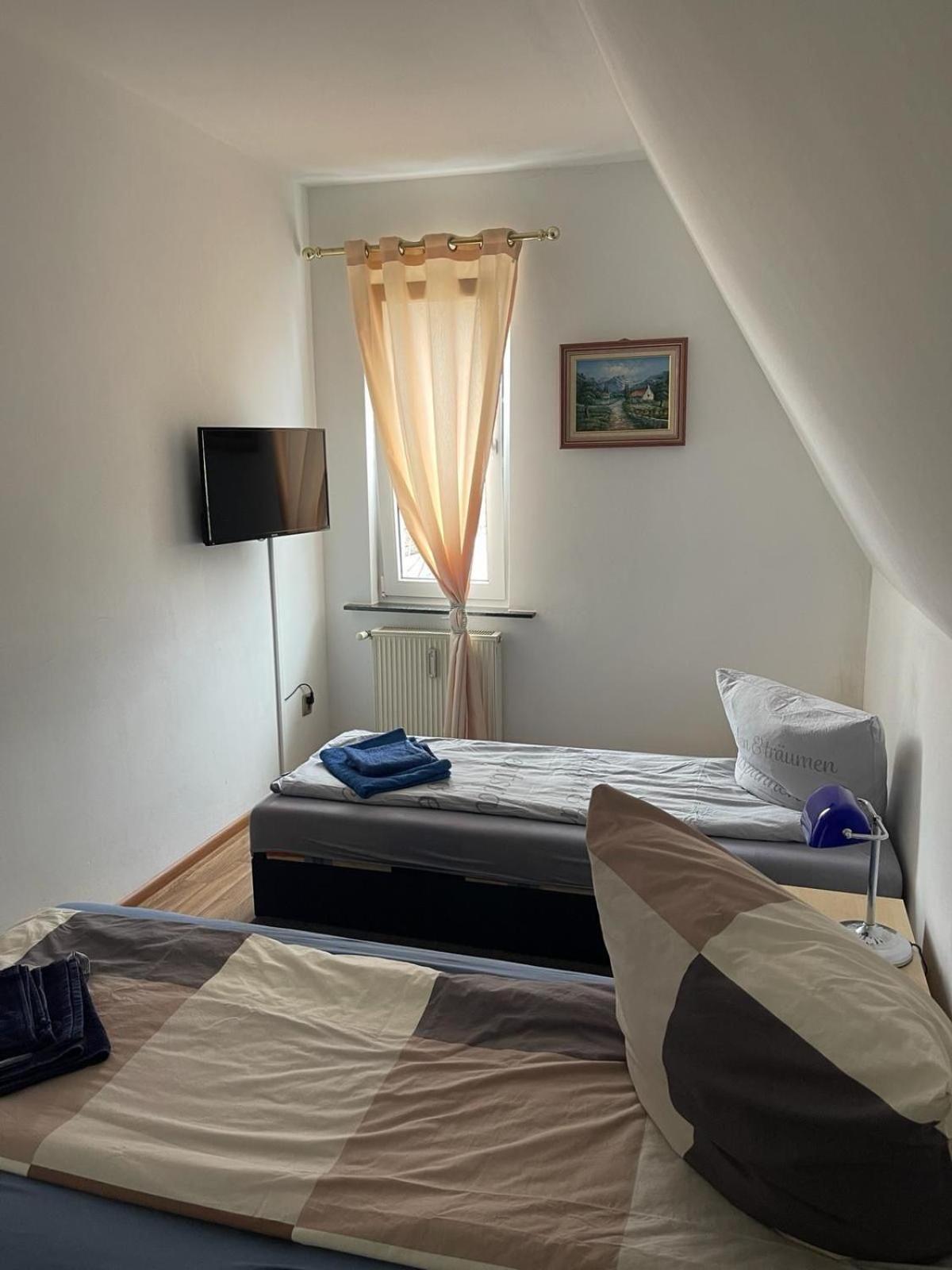 Double Room with Shared Bathroom photo 2