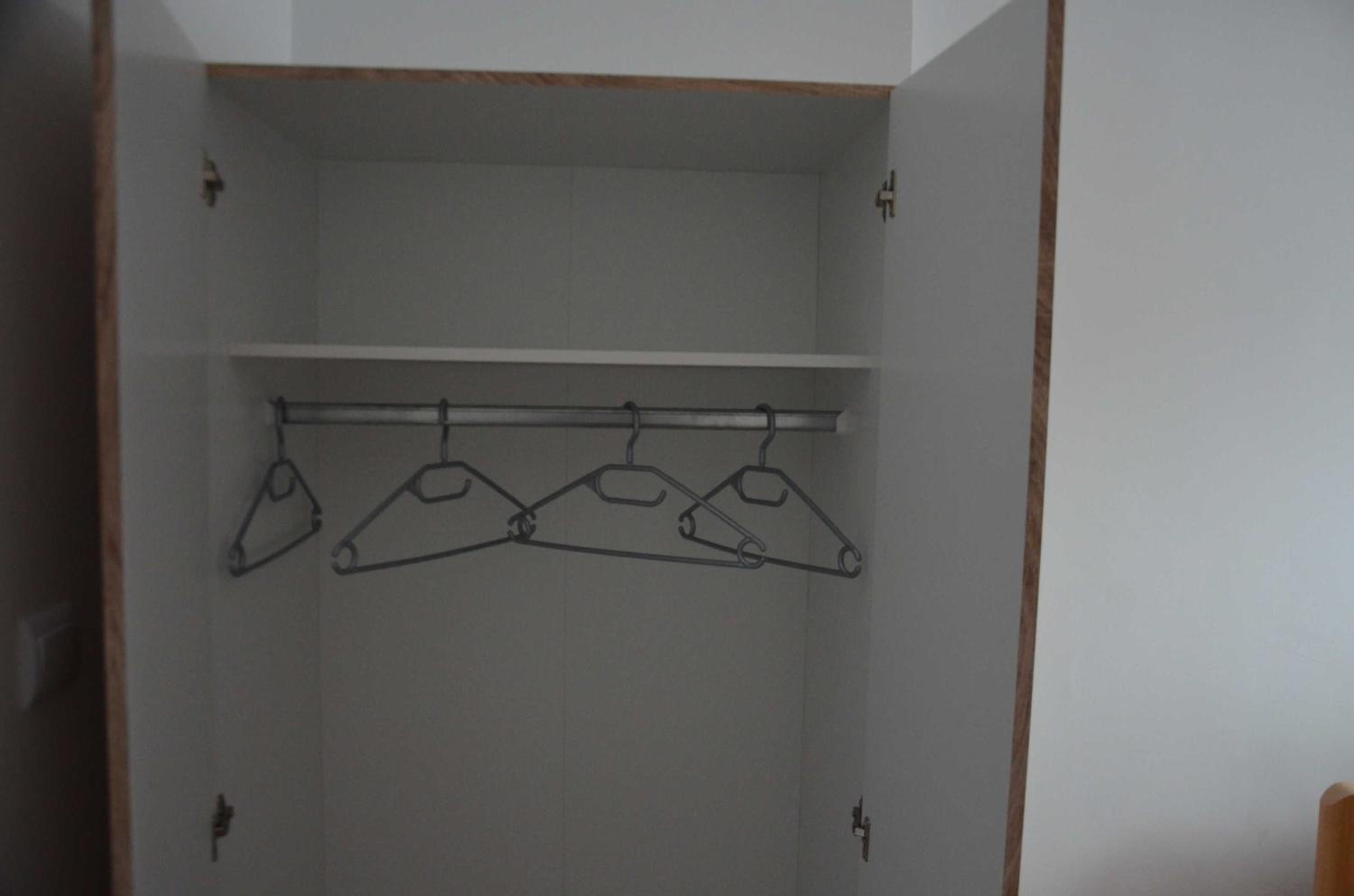 Single Room with Shared Shower and Toilet photo 1