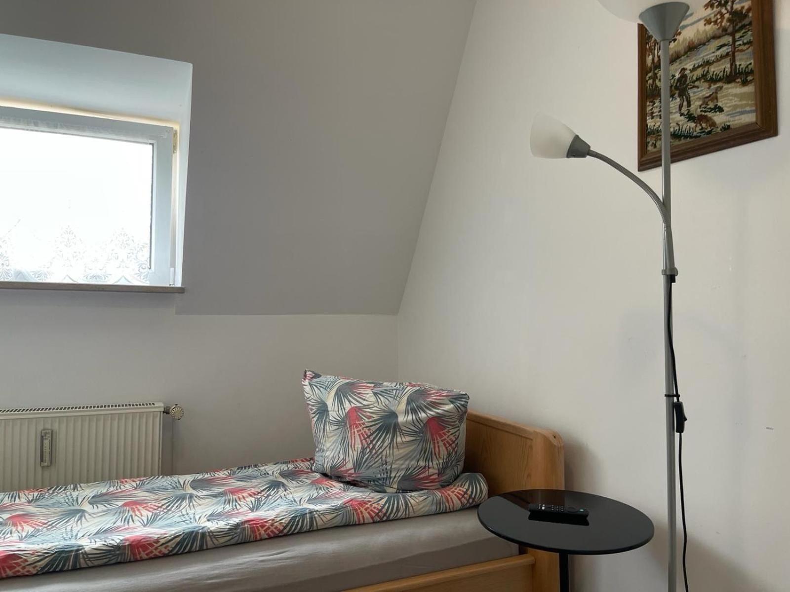 Single Room with Shared Shower and Toilet photo 2