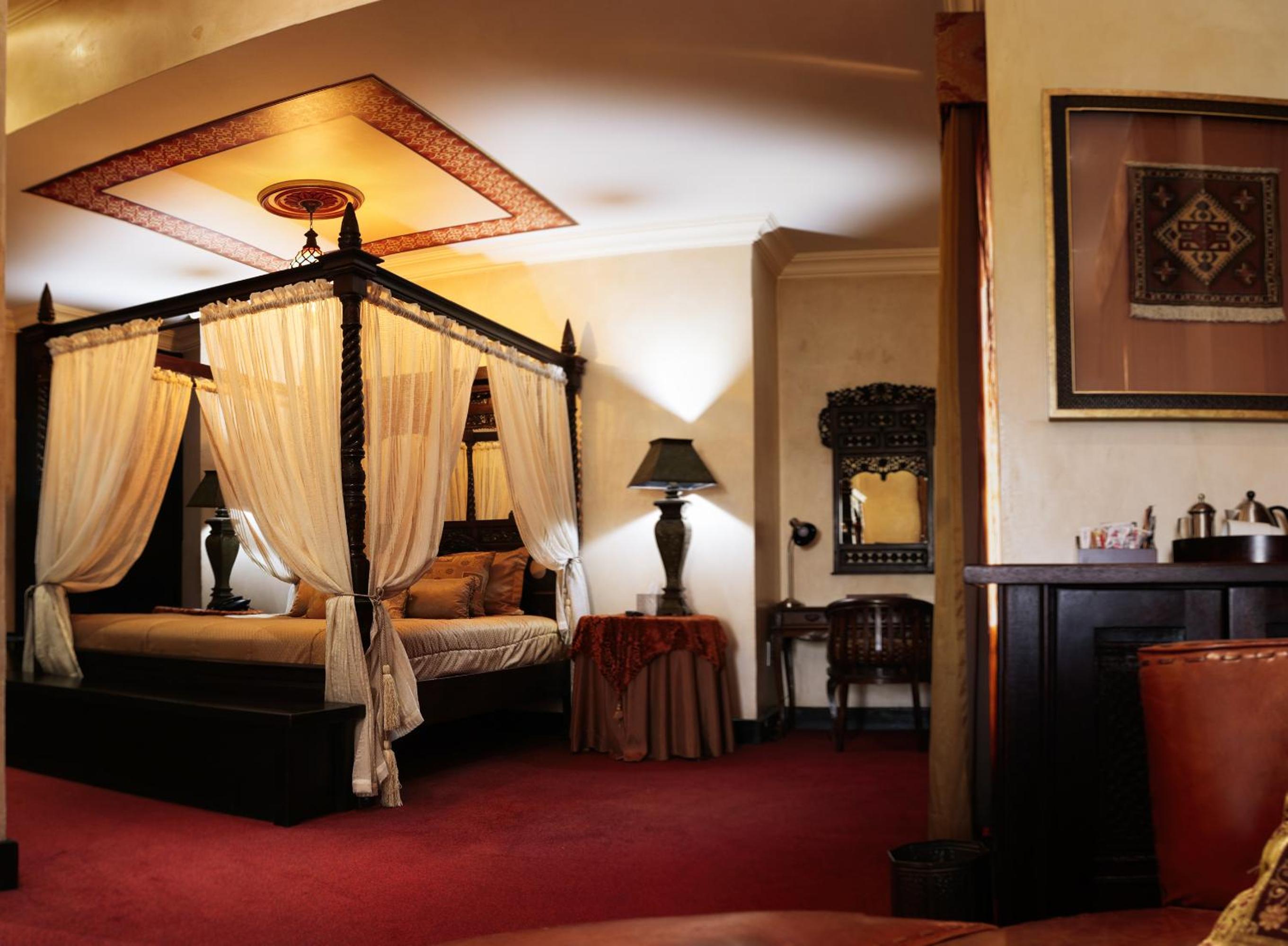 Executive Suite - Photo 2