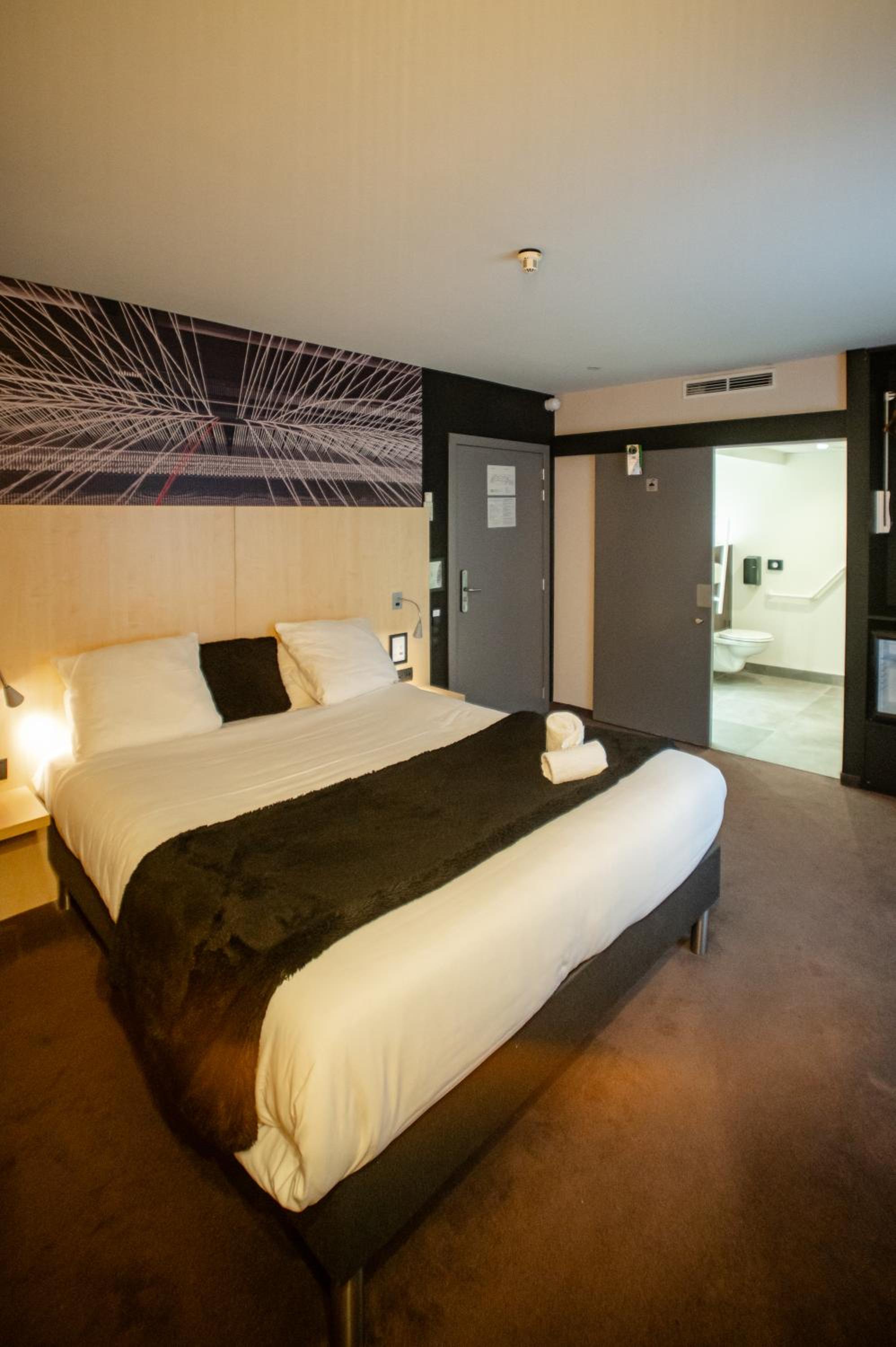 Standard Double Room - Photo 1