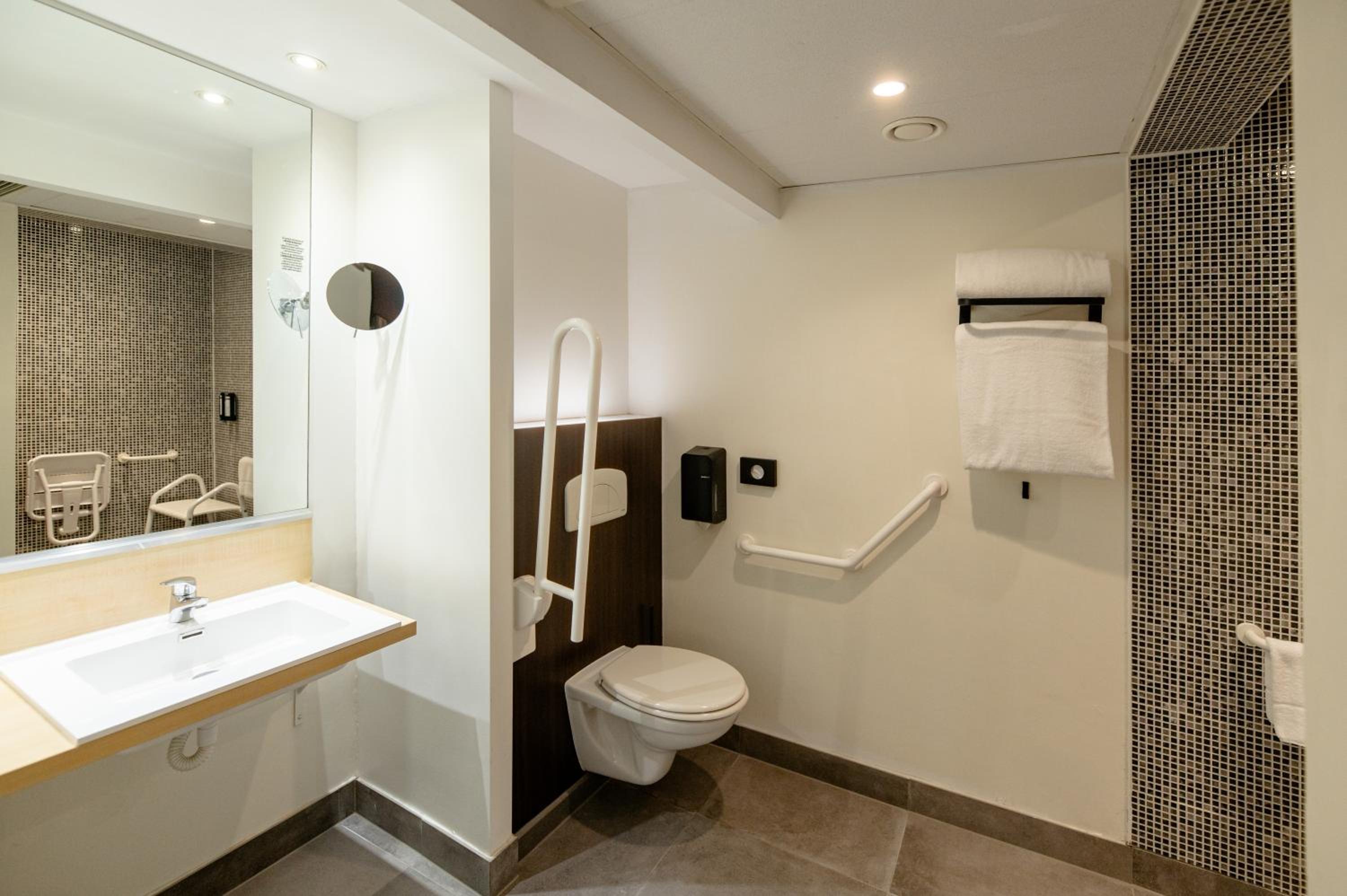 Standard Double Room - Photo 5