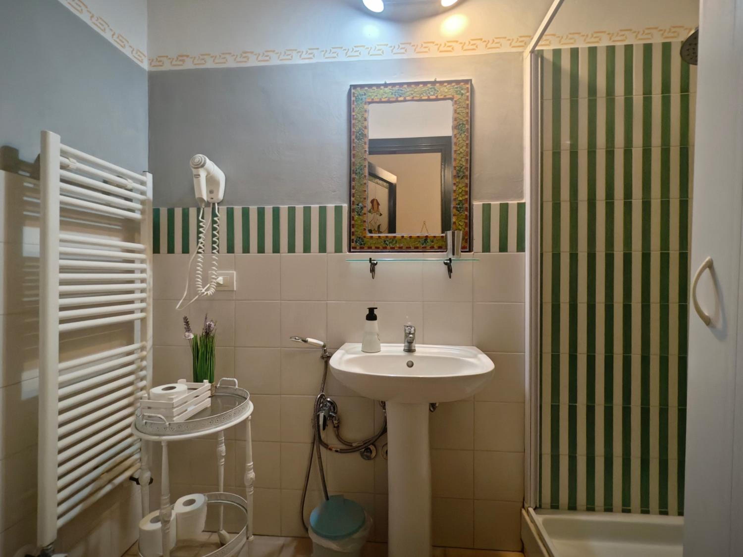 Double Room - Photo 14