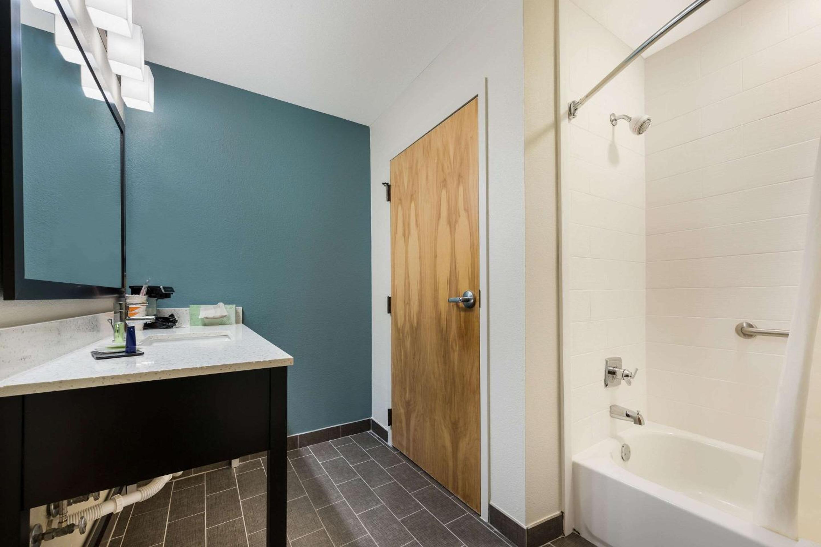 Suite with Two Double Beds - Accessible/Non-Smoking