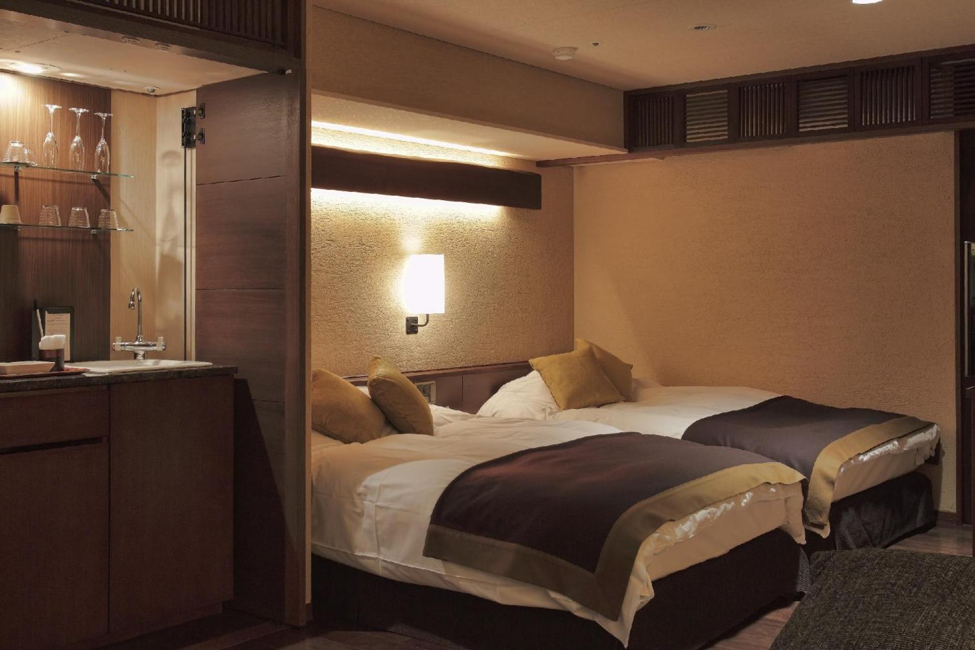 Deluxe Corner Room with Open-Air Bath River-View - Non-Smoking photo 3