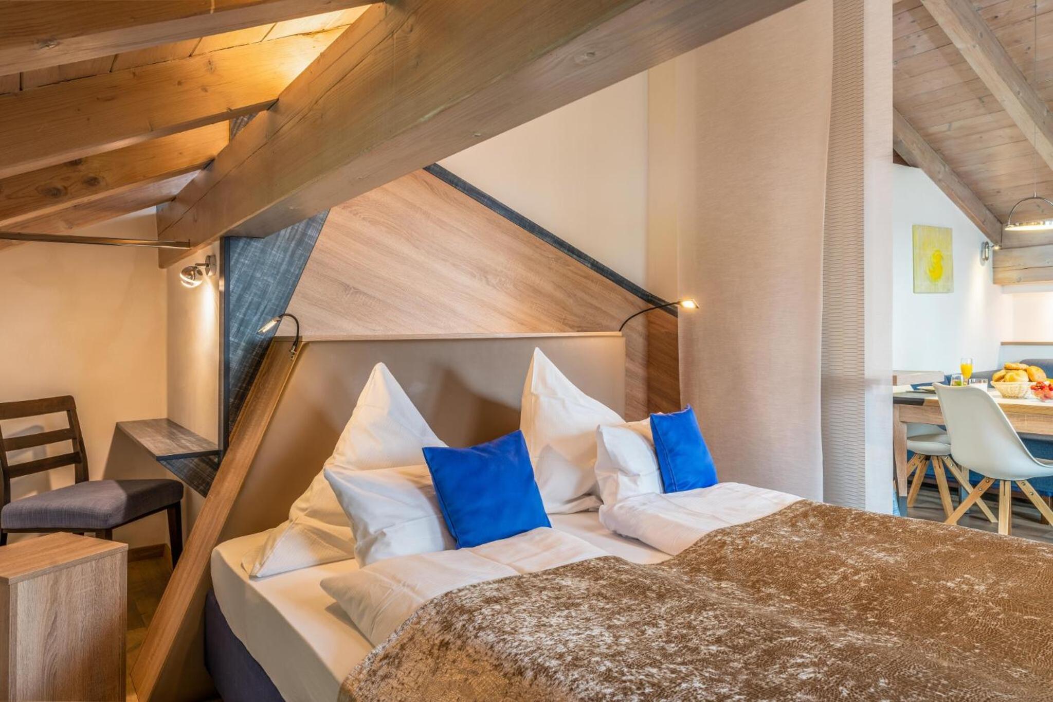 Two-Bedroom Deluxe Apartment with Garden View photo 3