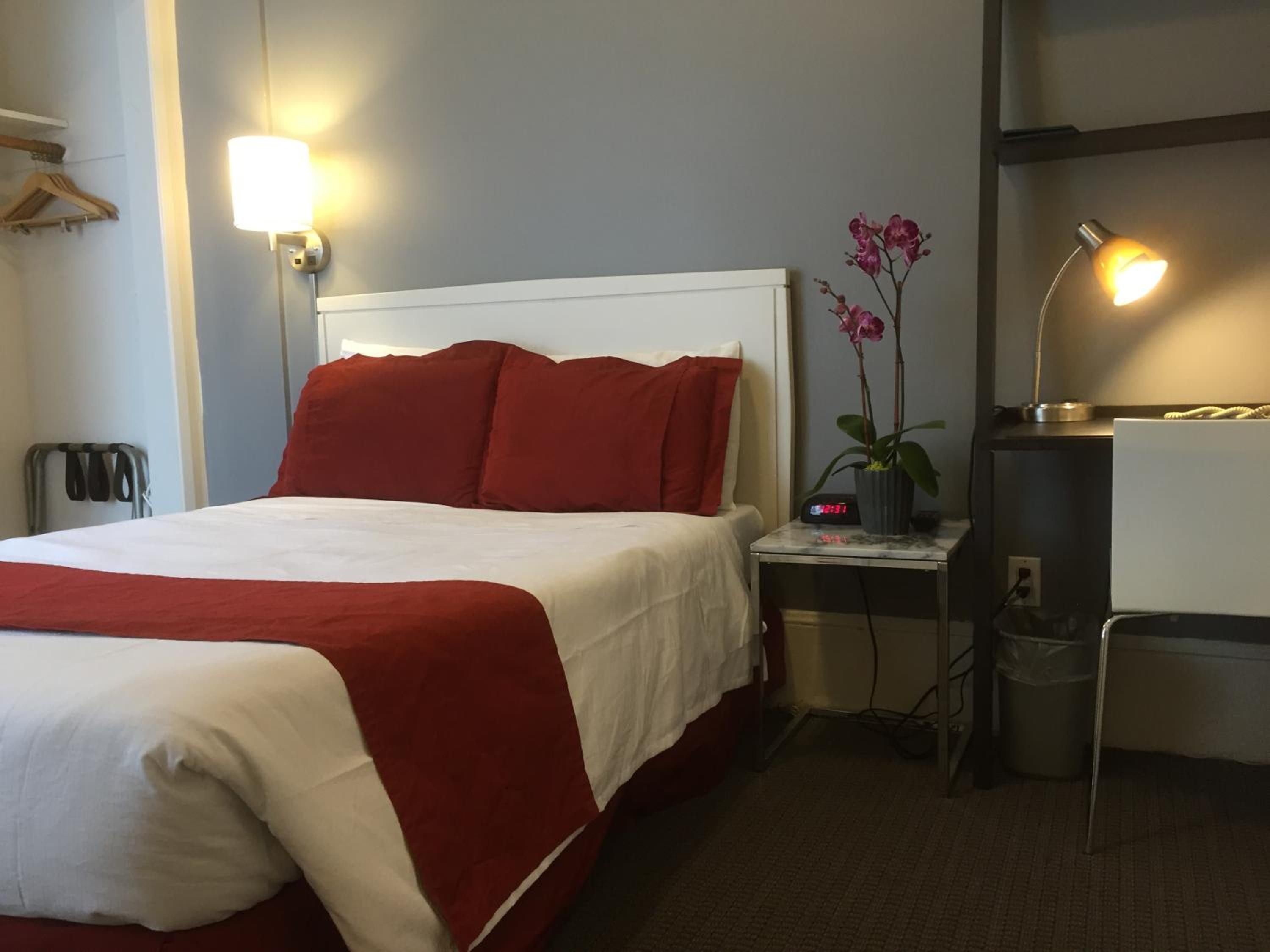Double Room - Photo 5