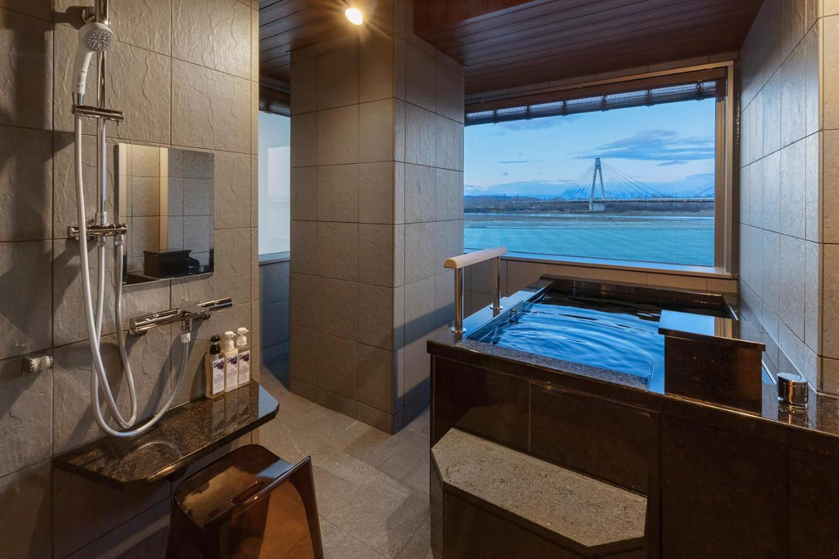 Premium Room with View Bath River-View-2nd Floor - Non-Smoking photo 3