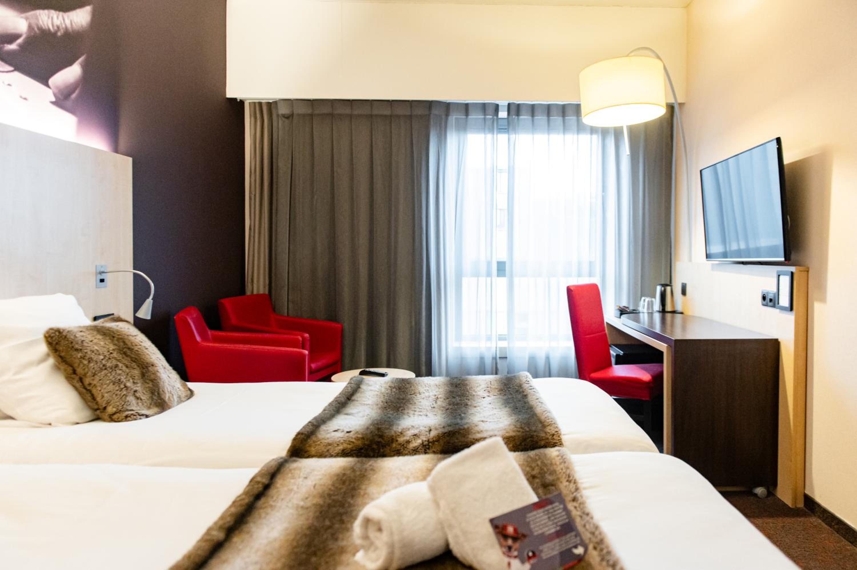 Double or Twin Room - Photo 2