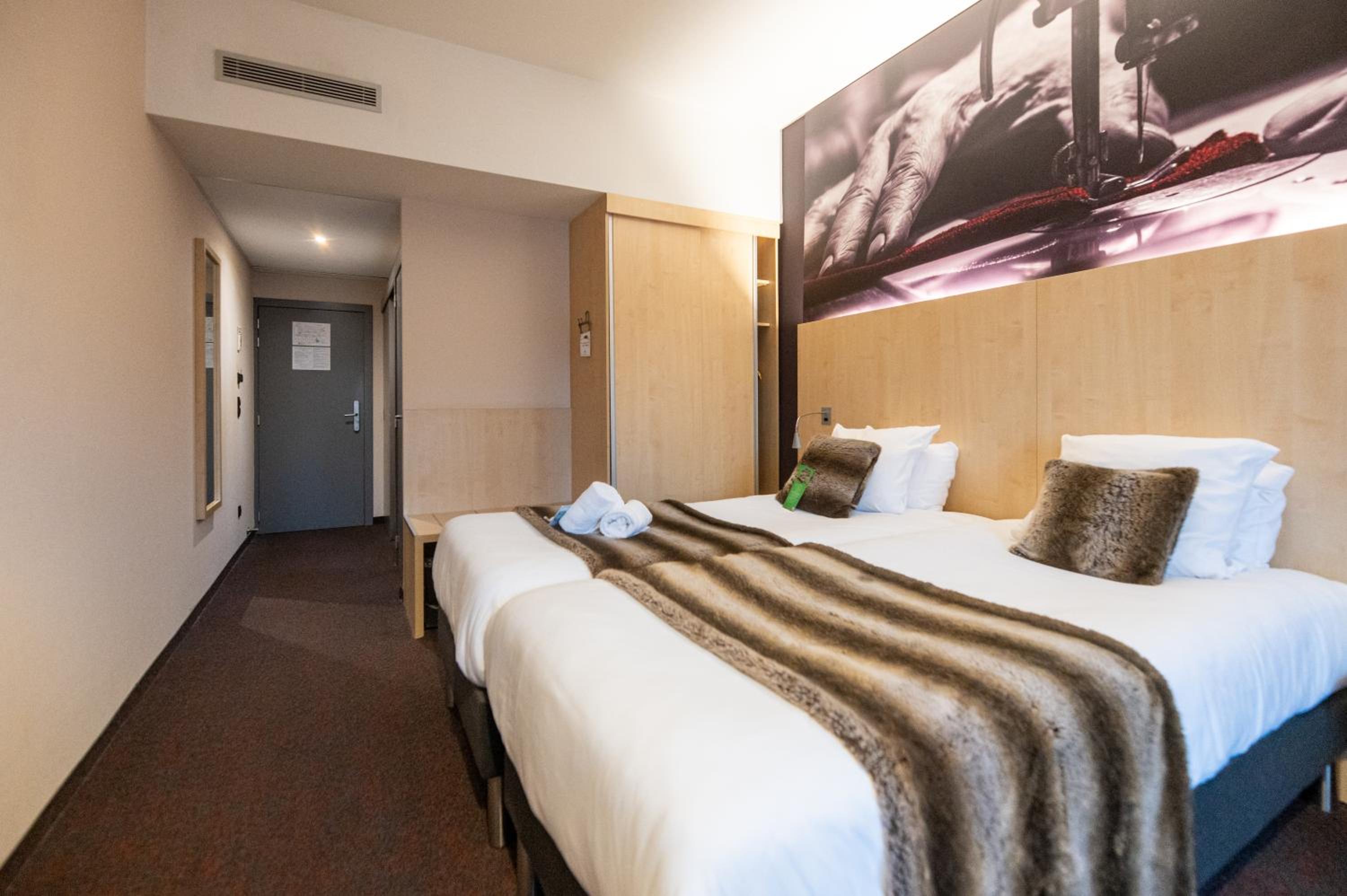 Double or Twin Room - Photo 4